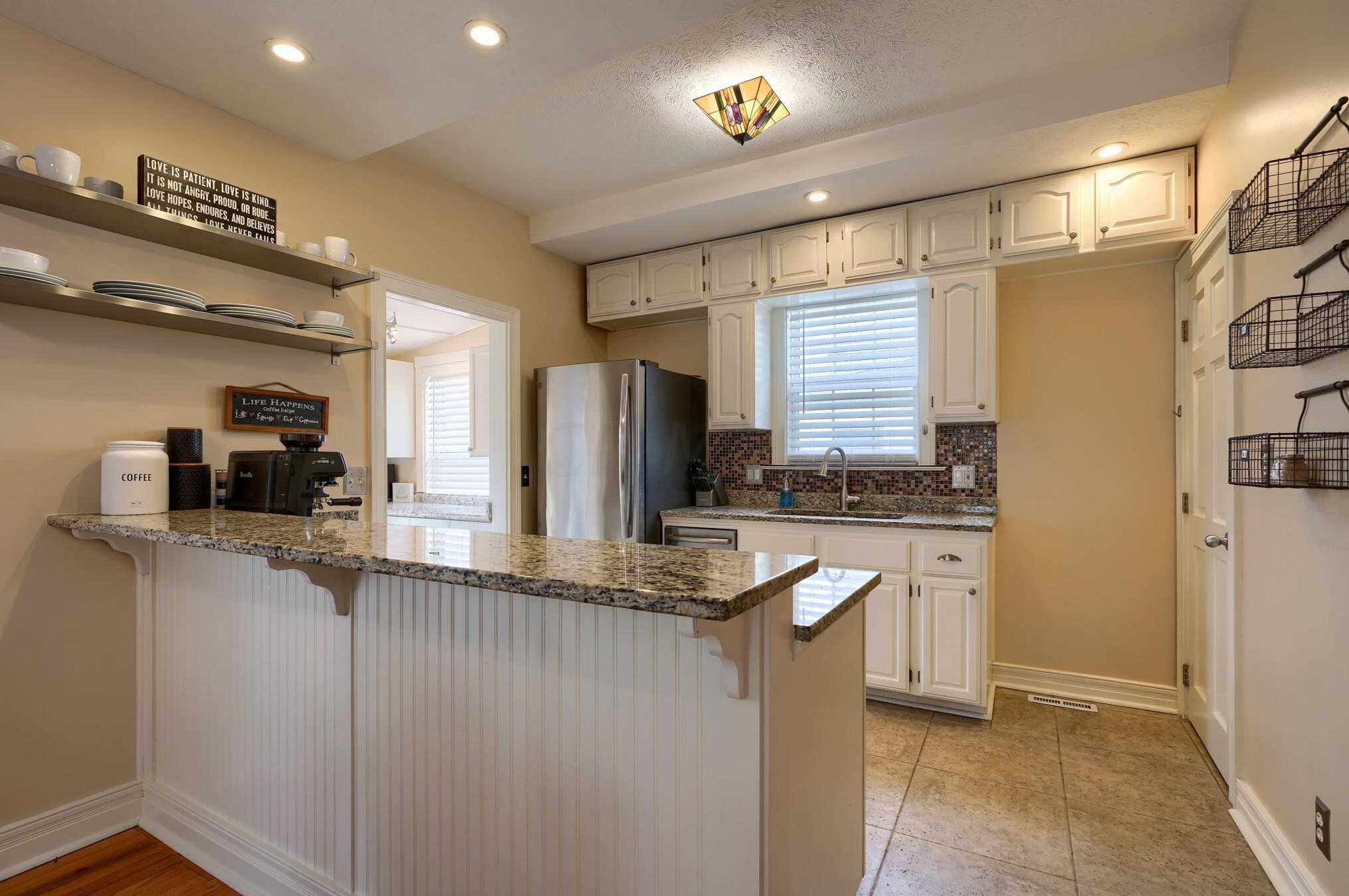 285 Waterloo St, Cnl Wnchstr OH  43110-1014 exterior