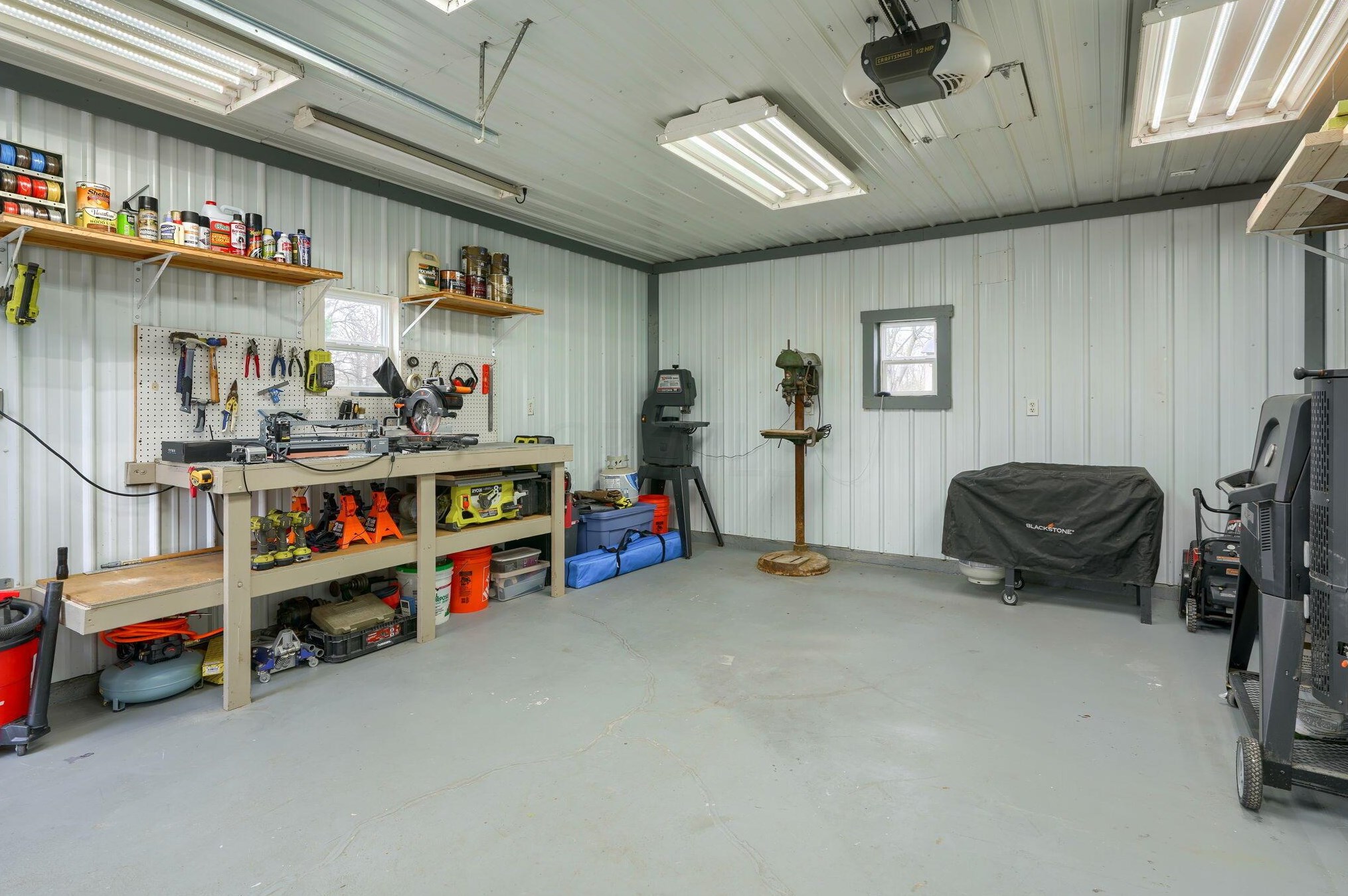 285 Waterloo St, Cnl Wnchstr OH  43110-1014 exterior