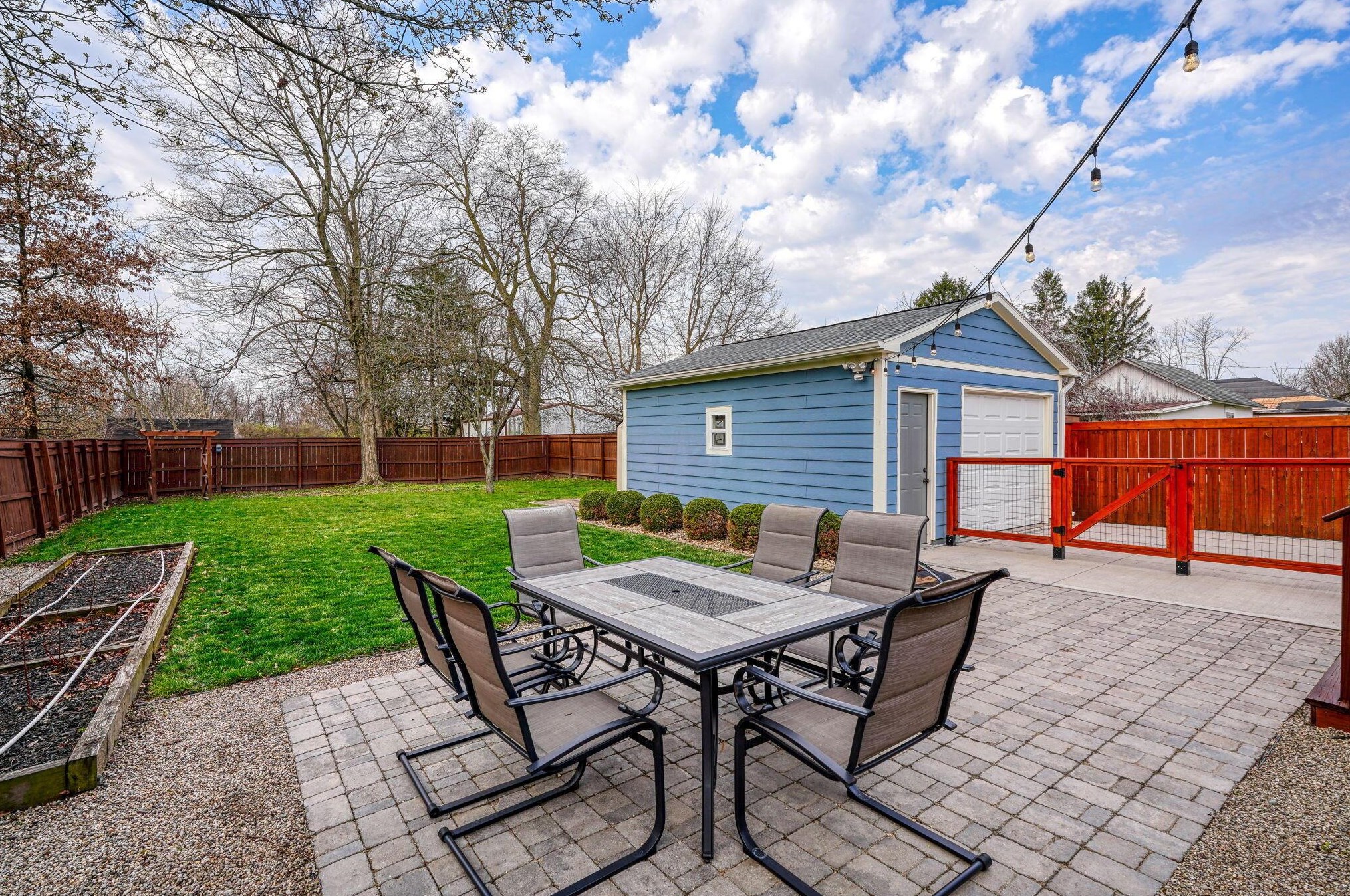 285 Waterloo St, Cnl Wnchstr OH  43110-1014 exterior