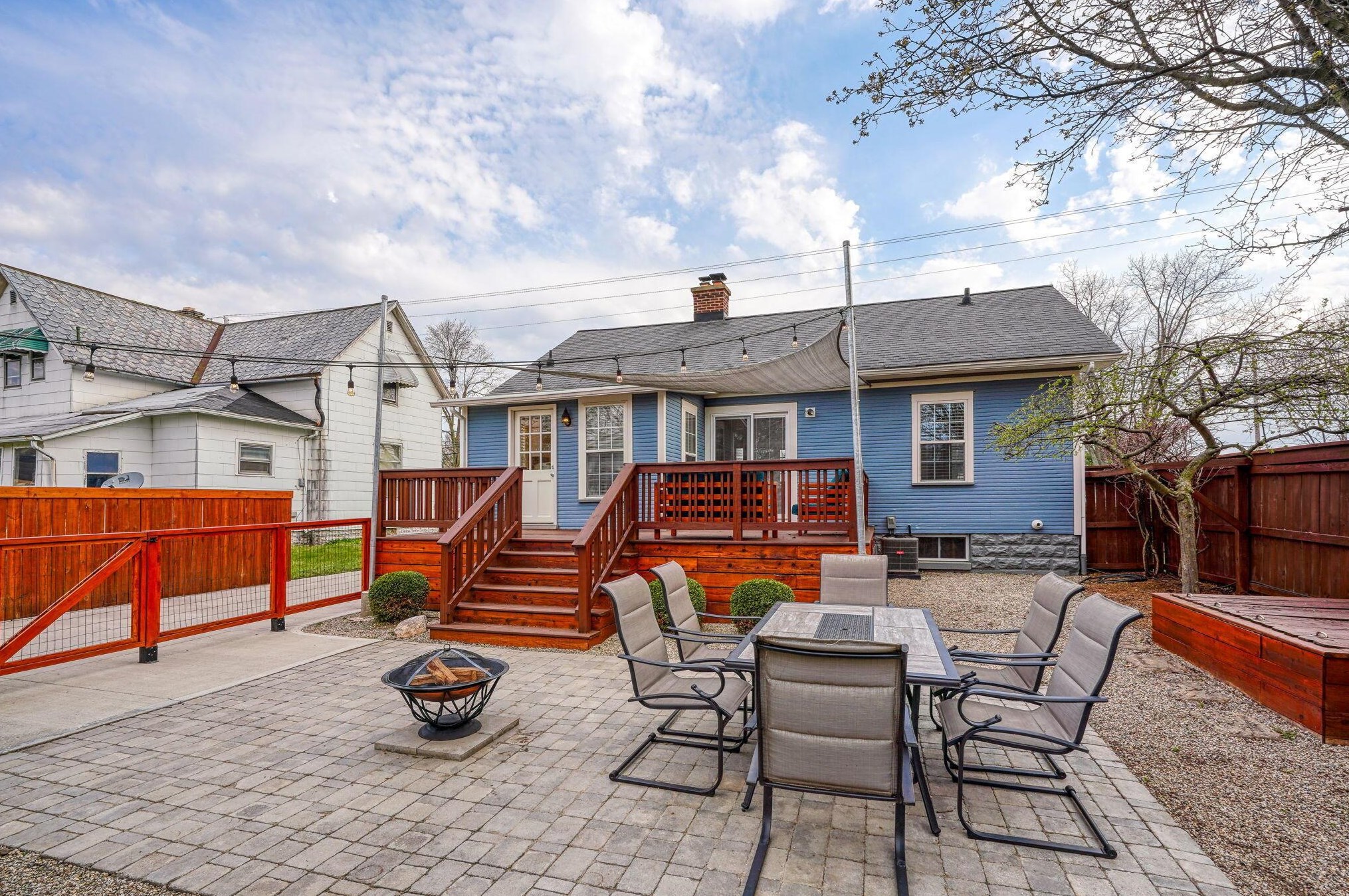 285 Waterloo St, Cnl Wnchstr OH  43110-1014 exterior