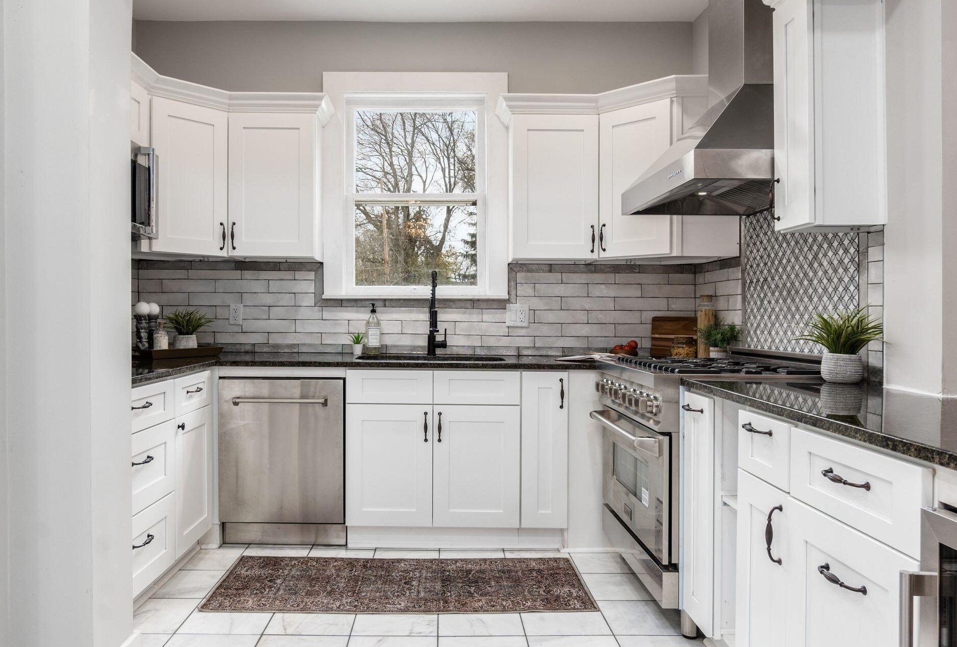 1841 Bryden Rd, Columbus OH  43205-2260 exterior