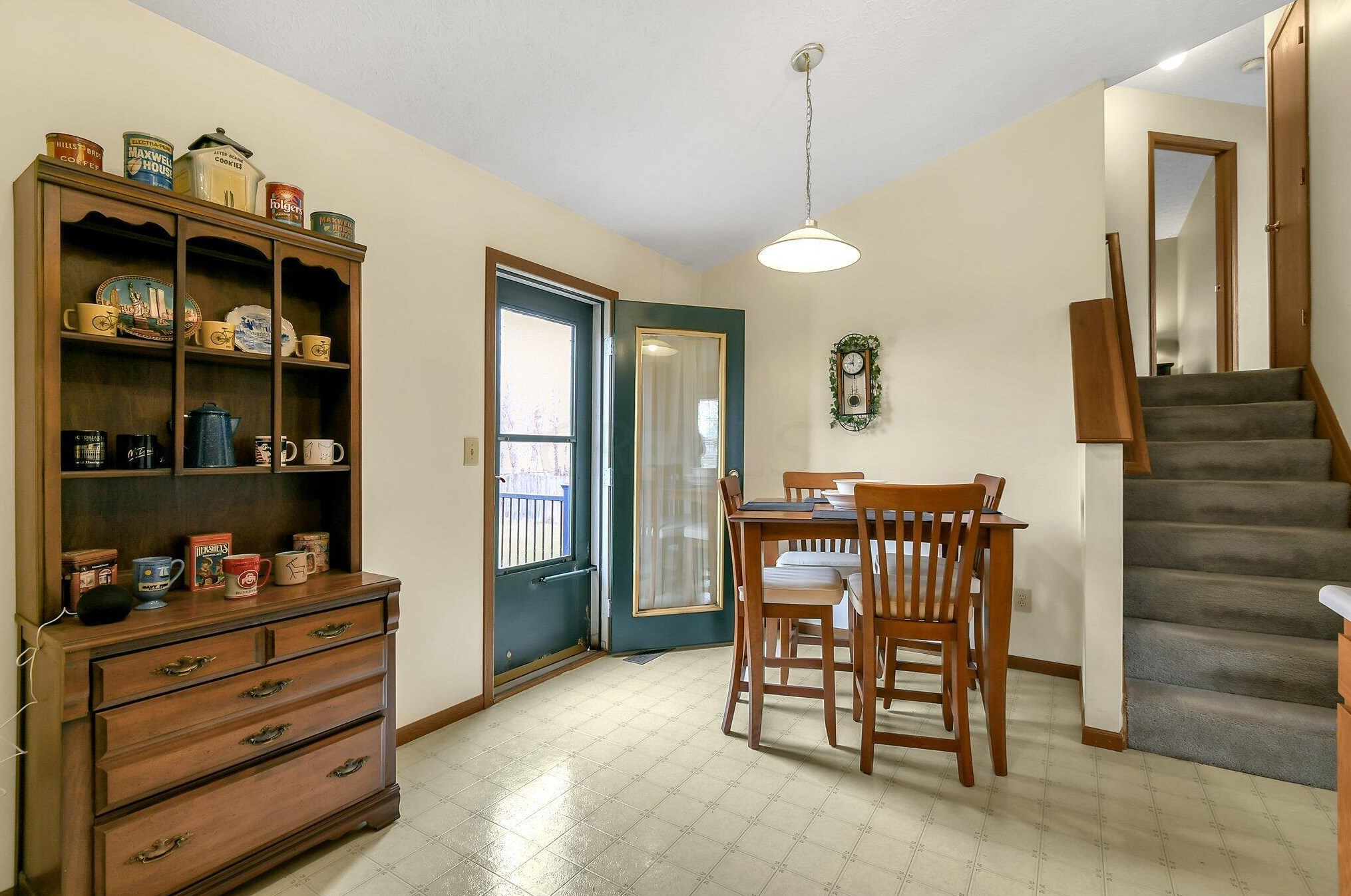 2364 Rolling Rock Dr, Columbus OH 43229-4780 exterior