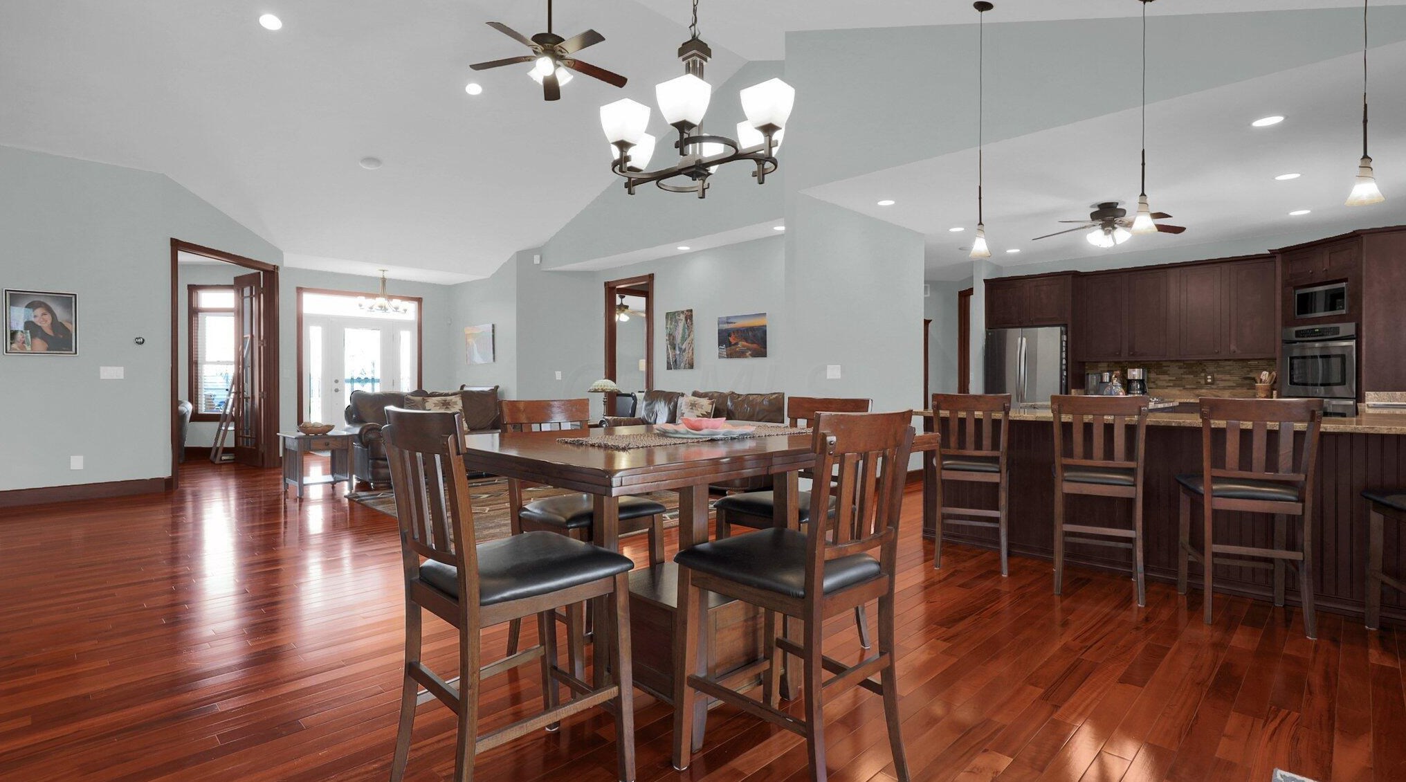 3163 Sarah Dr, Lancaster OH 43130-7866 exterior