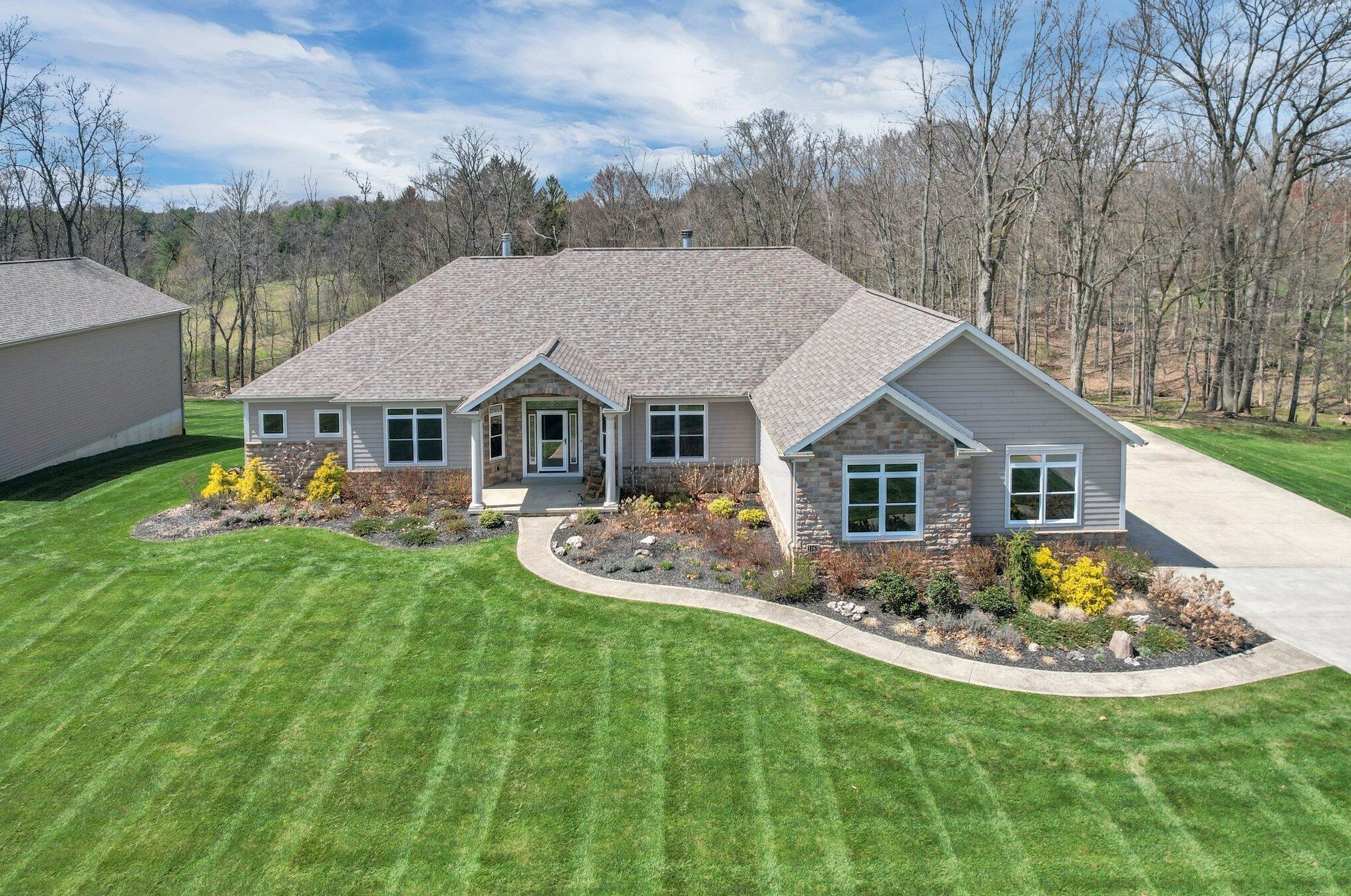 3163 Sarah Dr, Lancaster OH 43130-7866 exterior