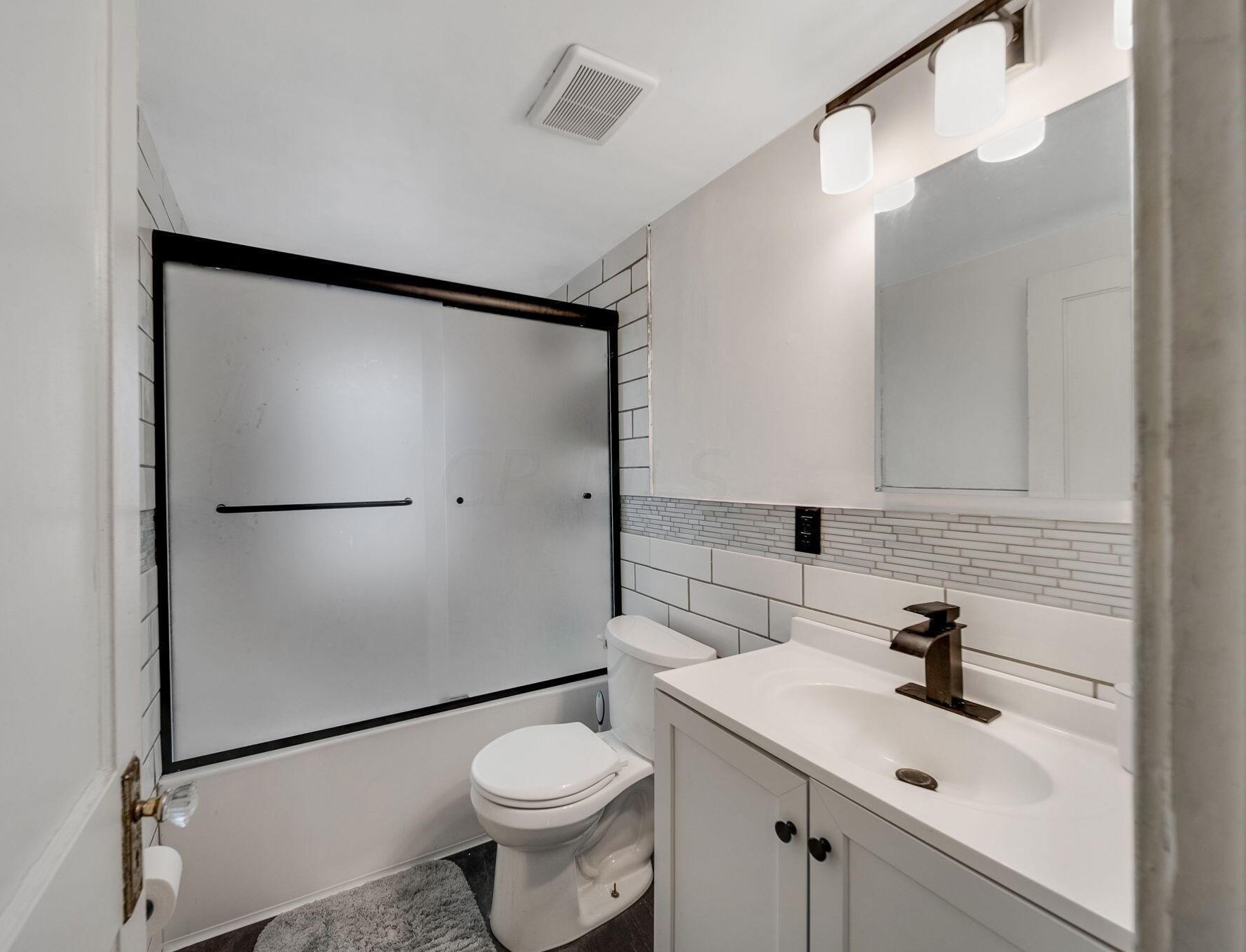 133 Westmoor Ave, Columbus OH  43204-1350 exterior