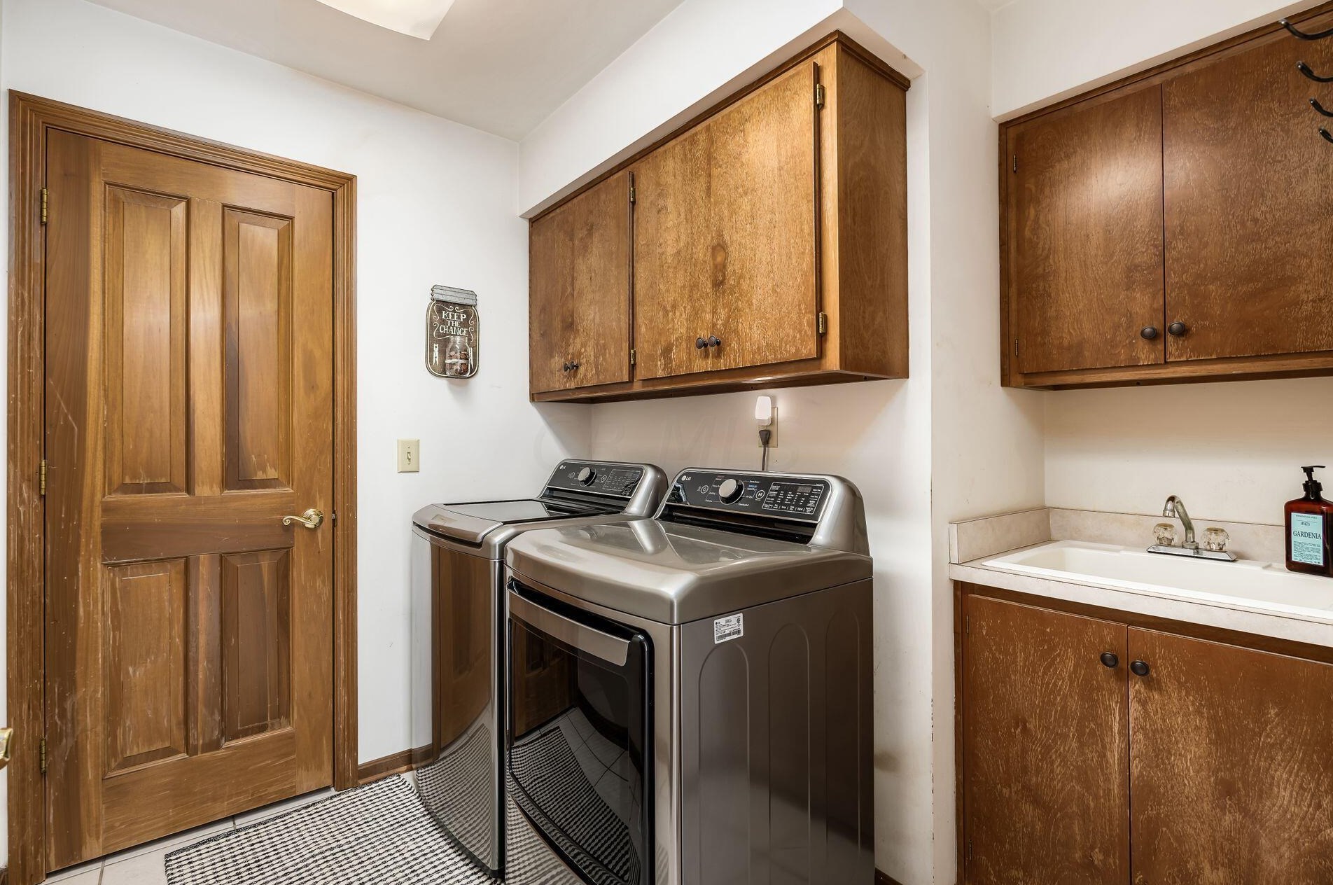 6371 Lake Trail Dr, Westerville OH  43082-8766 exterior