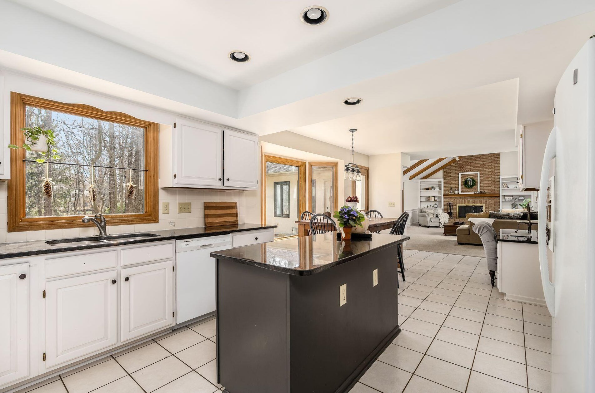 6371 Lake Trail Dr, Westerville OH  43082-8766 exterior