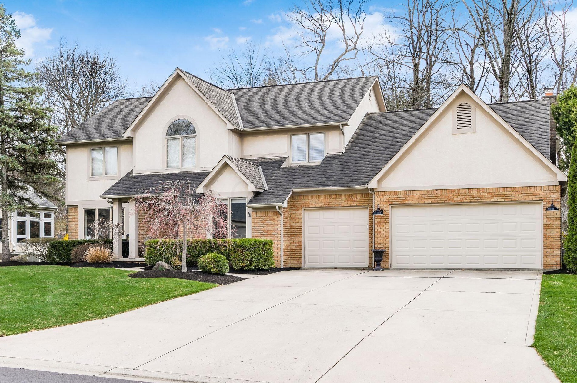6371 Lake Trail Dr, Westerville OH  43082-8766 exterior