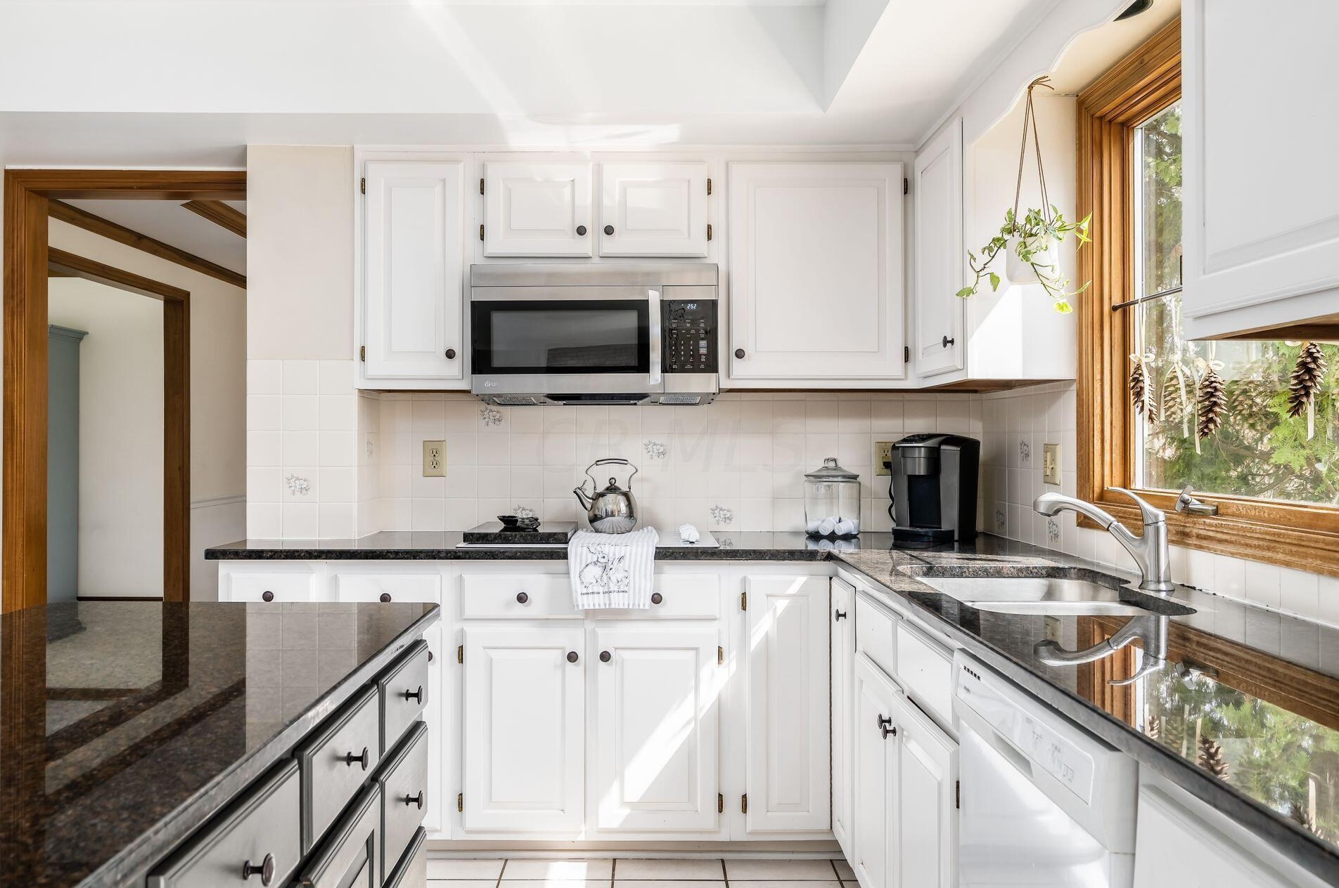 6371 Lake Trail Dr, Westerville OH  43082-8766 exterior