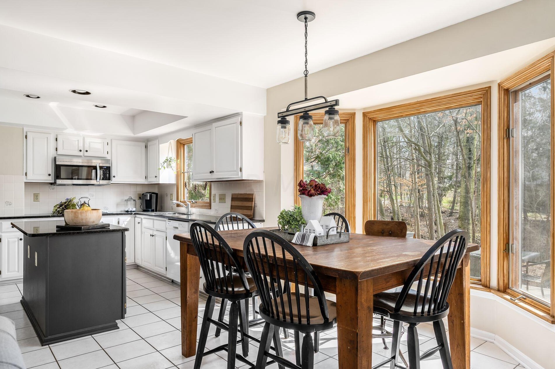 6371 Lake Trail Dr, Westerville OH  43082-8766 exterior