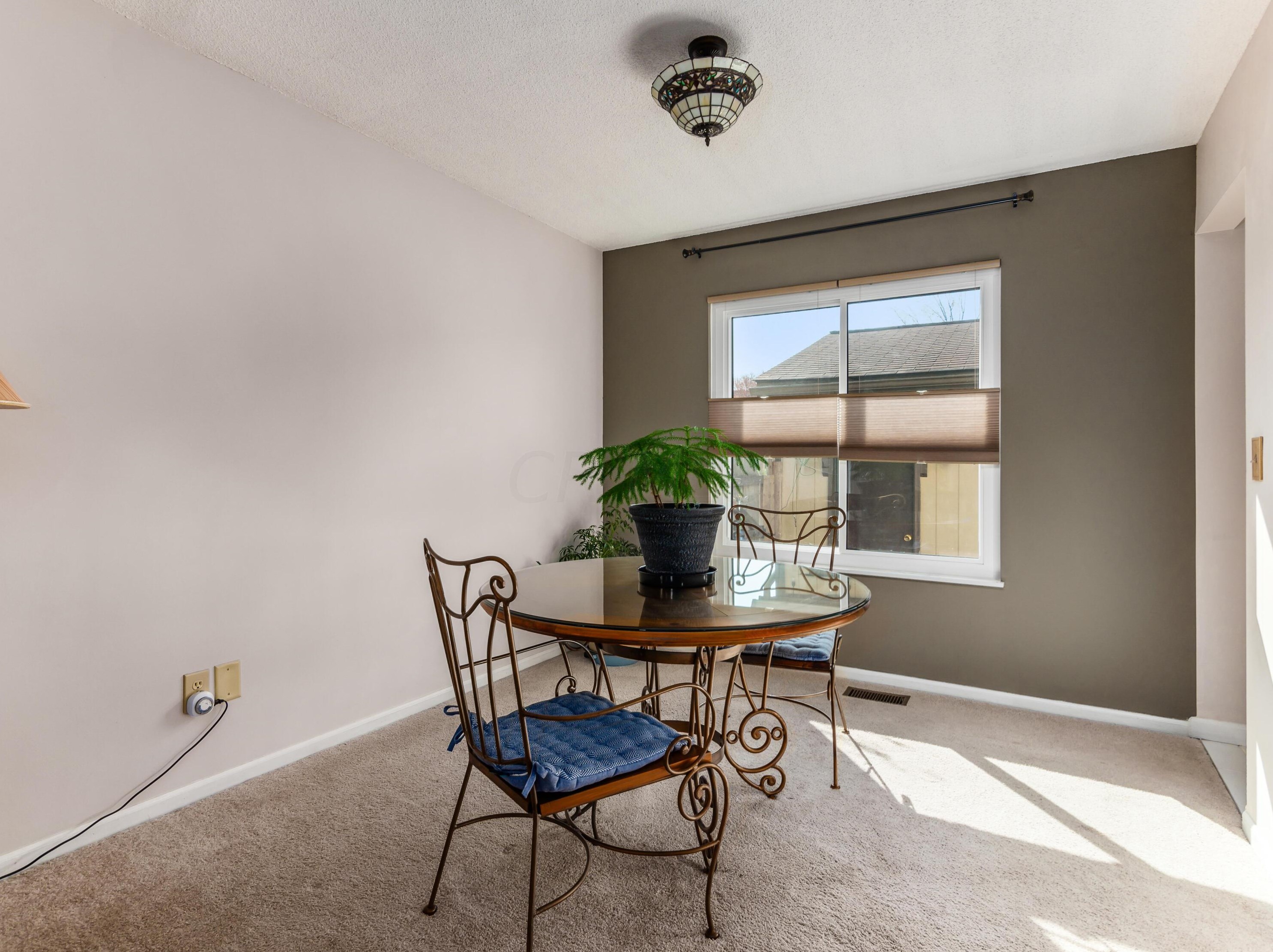 6283 Billington Dr, Columbus OH 43213-3479 exterior