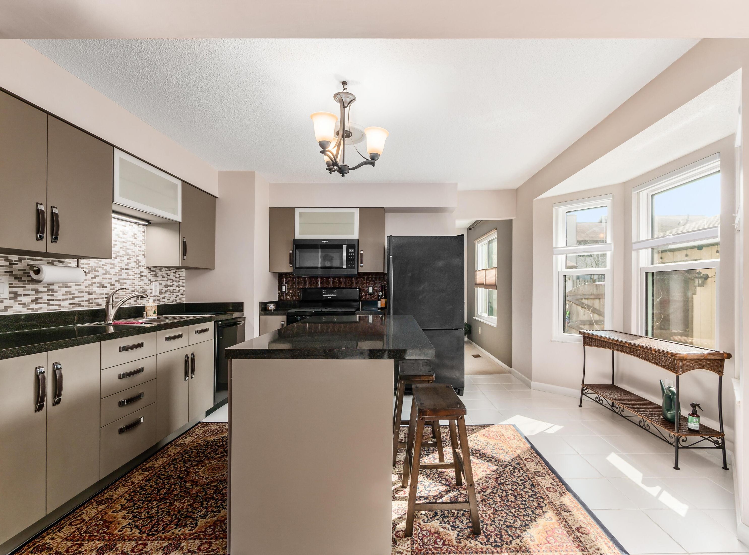 6283 Billington Dr, Columbus OH 43213-3479 exterior