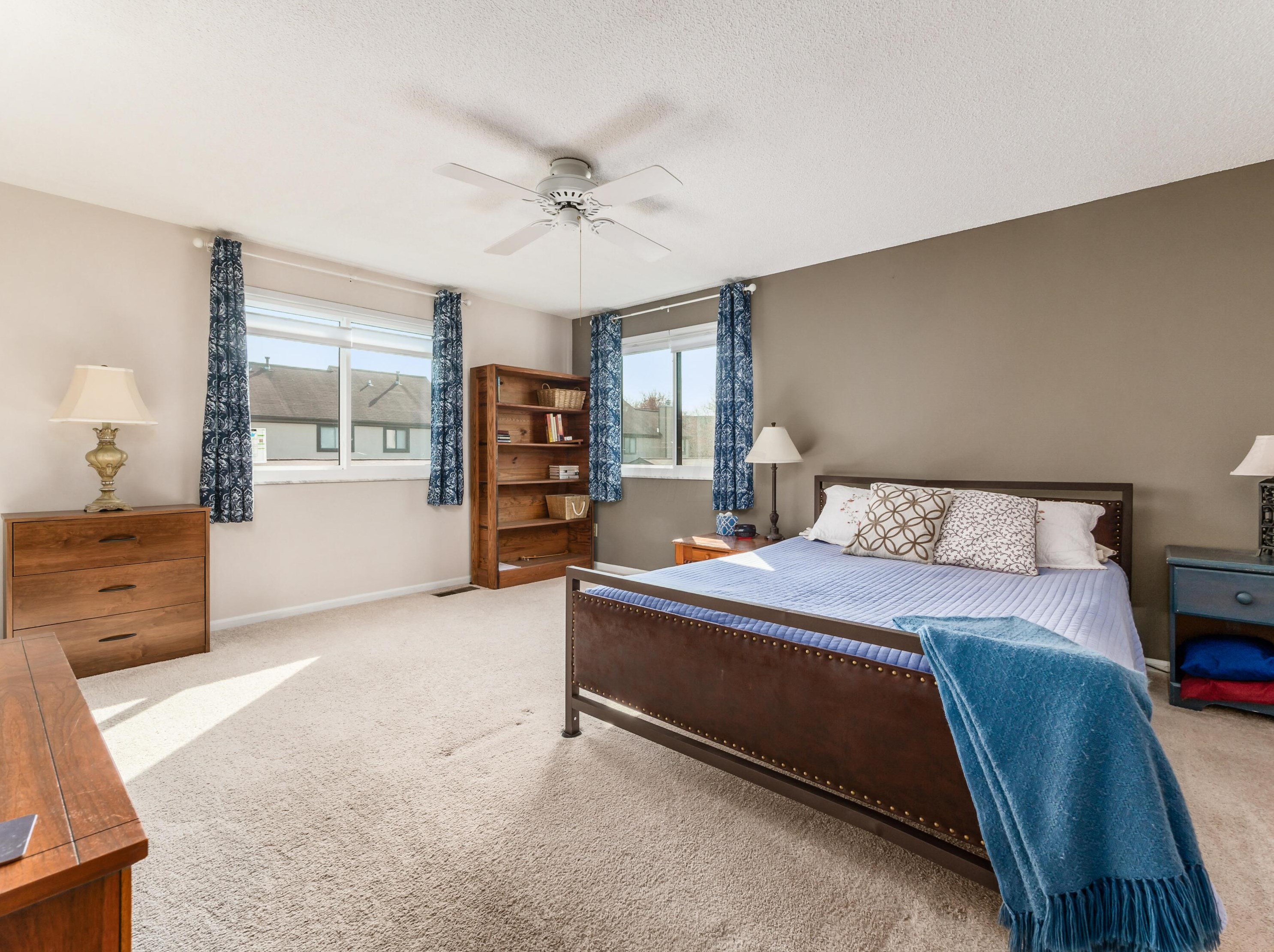 6283 Billington Dr, Columbus OH 43213-3479 exterior