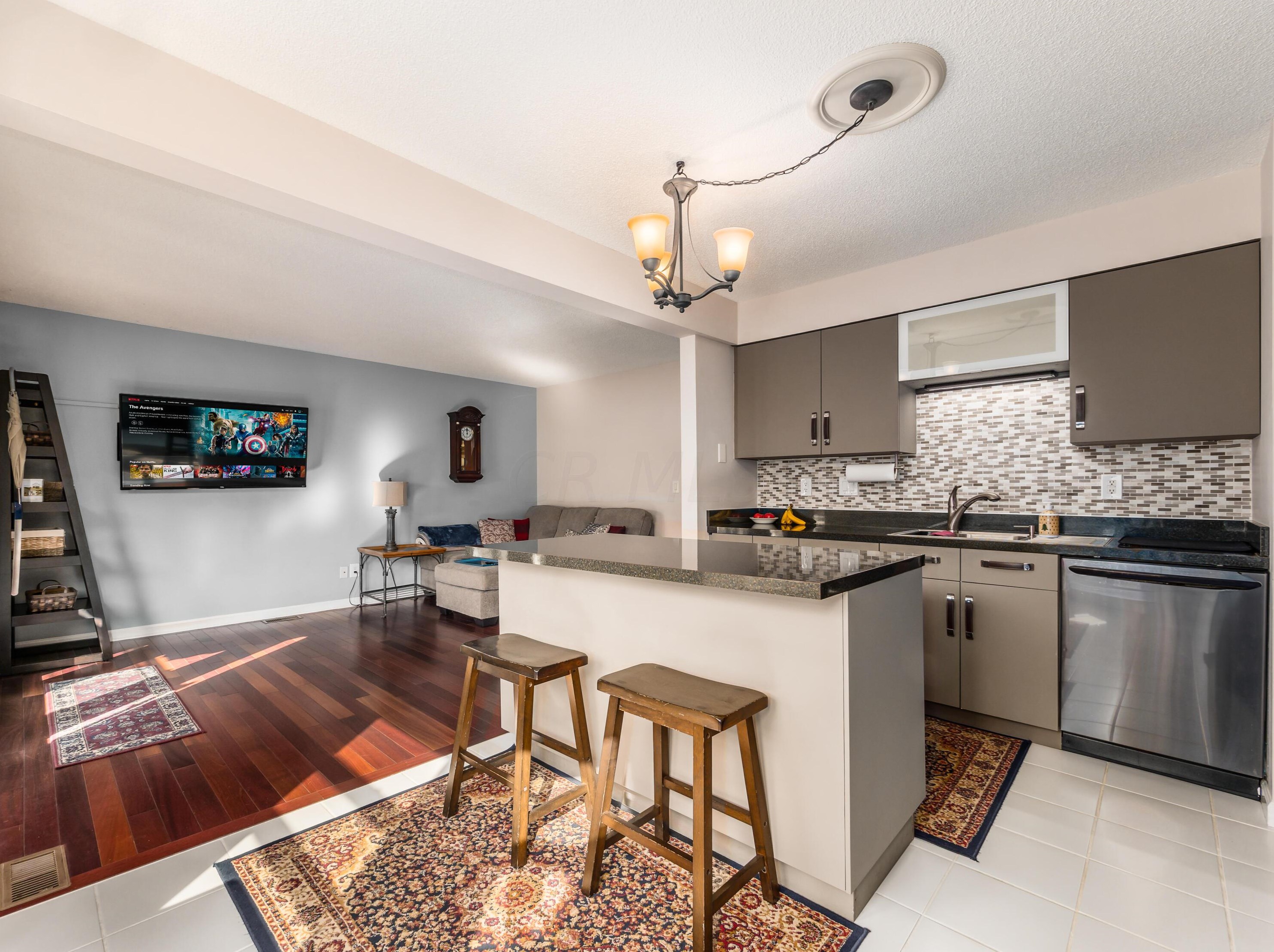 6283 Billington Dr, Columbus OH 43213-3479 exterior