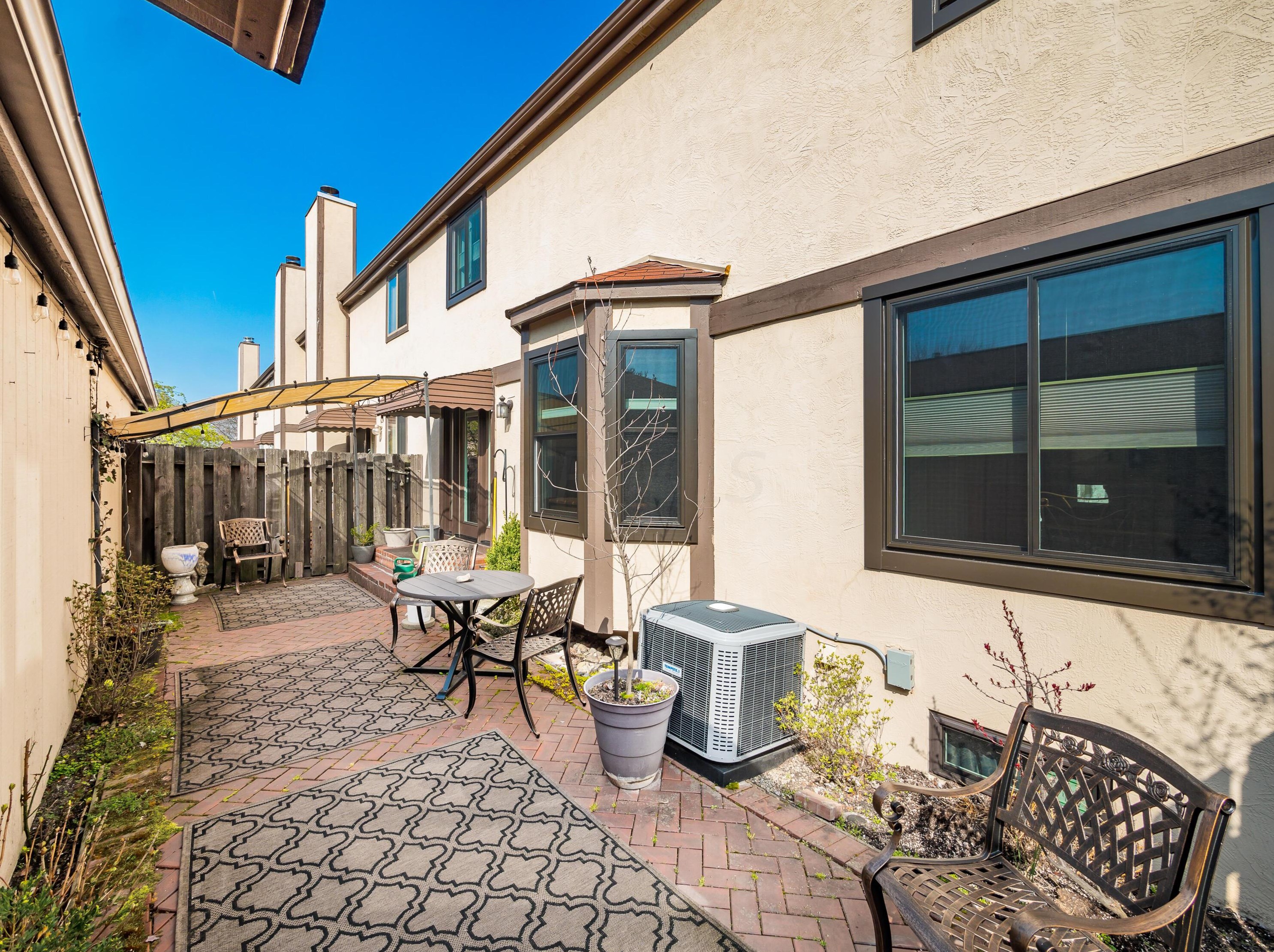 6283 Billington Dr, Columbus OH 43213-3479 exterior