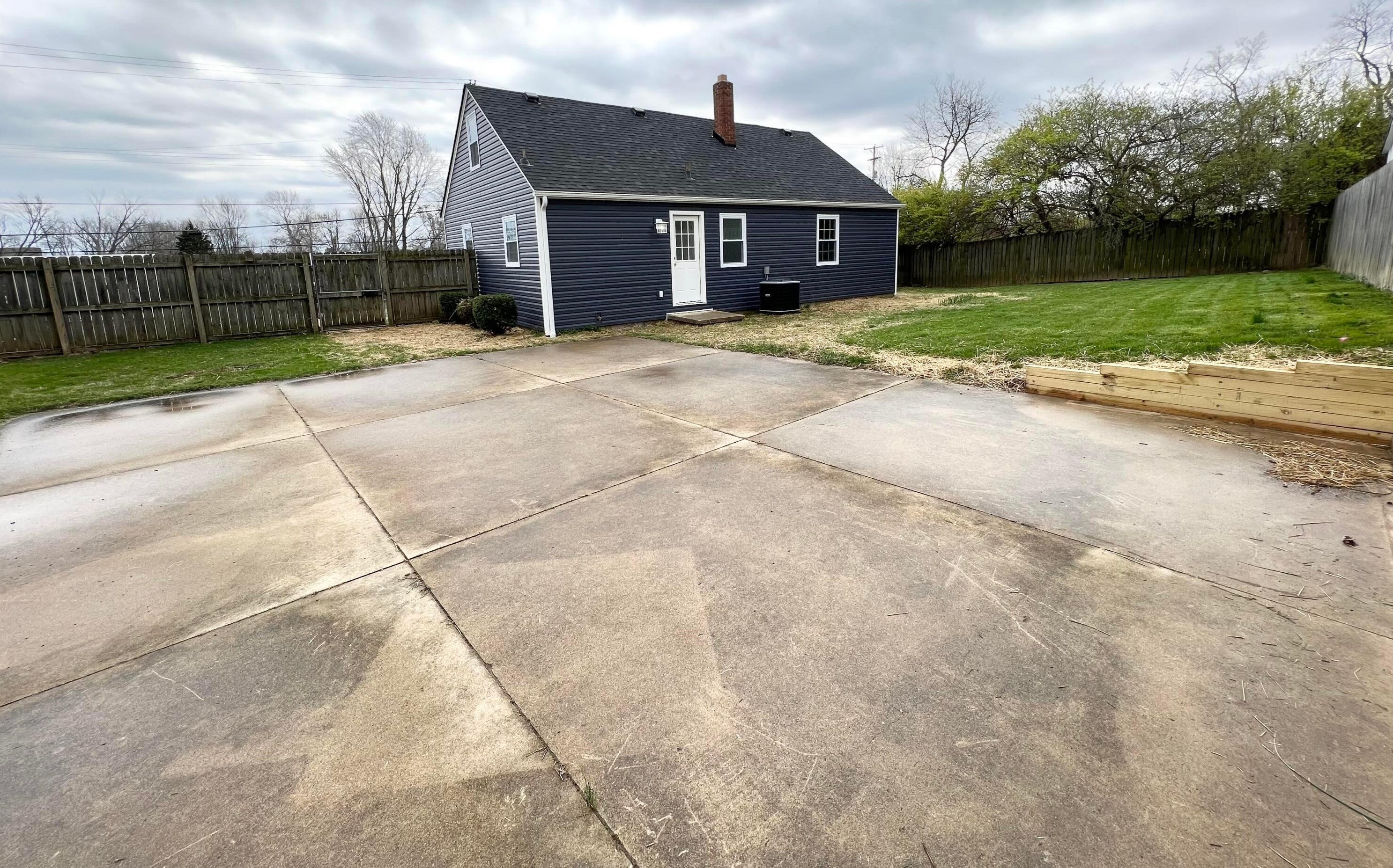 612 Oakland Ave, Washington Ch OH  43160-1058 exterior