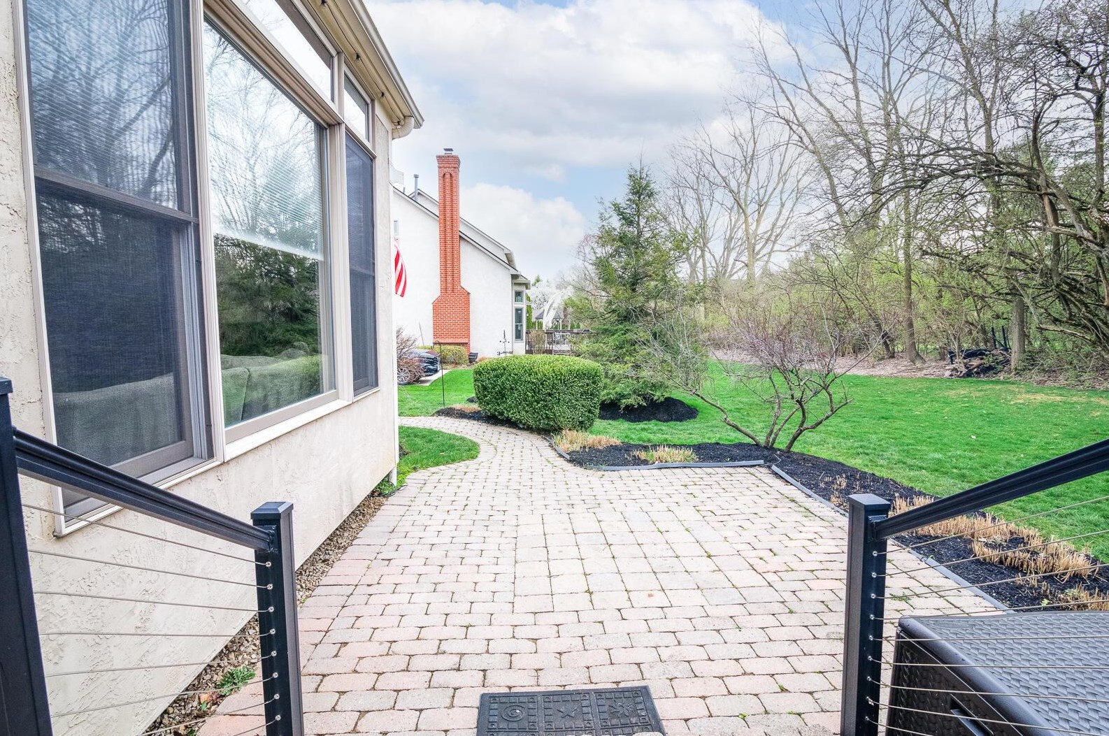 4861 Carrigan Ridge Dr, Dublin OH  43017-8617 exterior