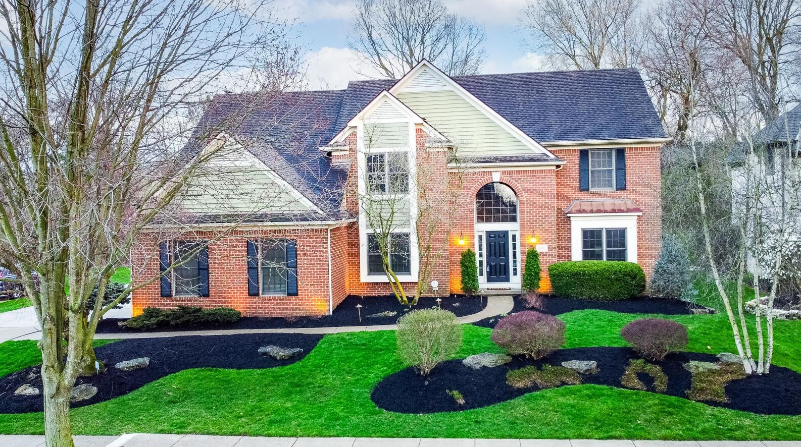 4861 Carrigan Ridge Dr, Dublin OH  43017-8617 exterior