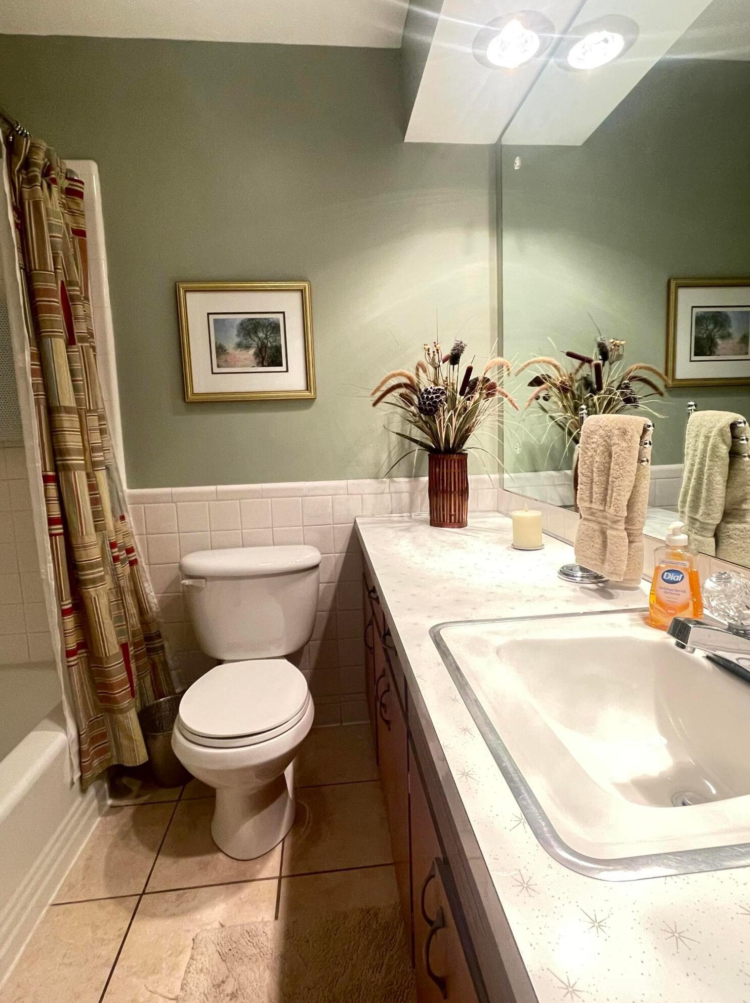 1033 Bronwyn Ave, Columbus OH 43204-2240 exterior