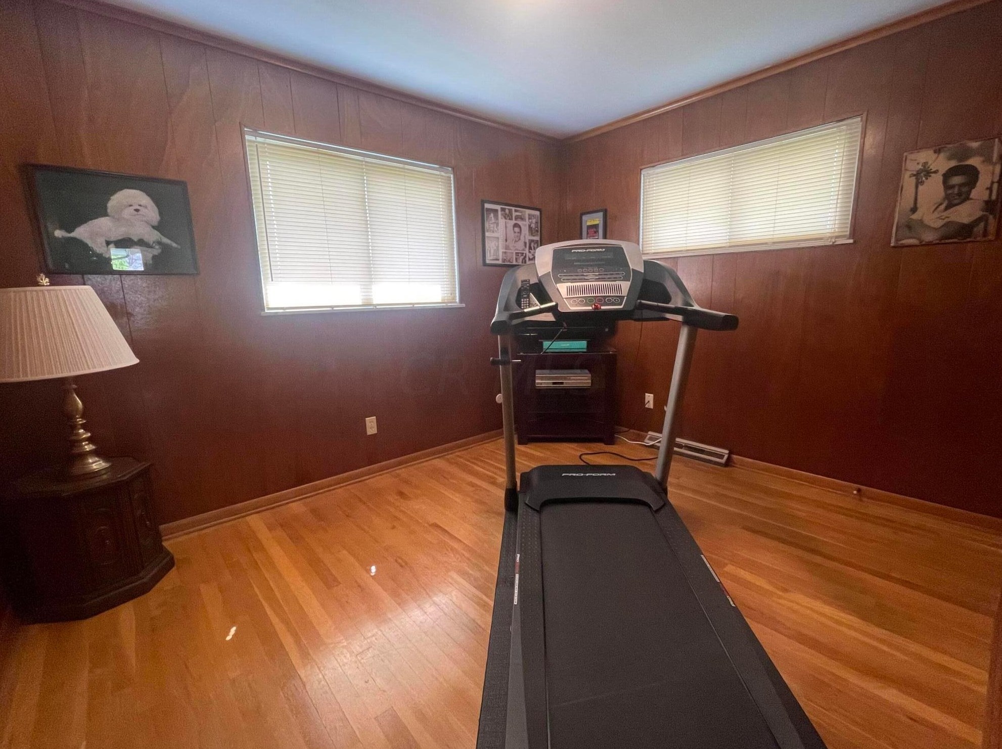 1033 Bronwyn Ave, Columbus OH 43204-2240 exterior