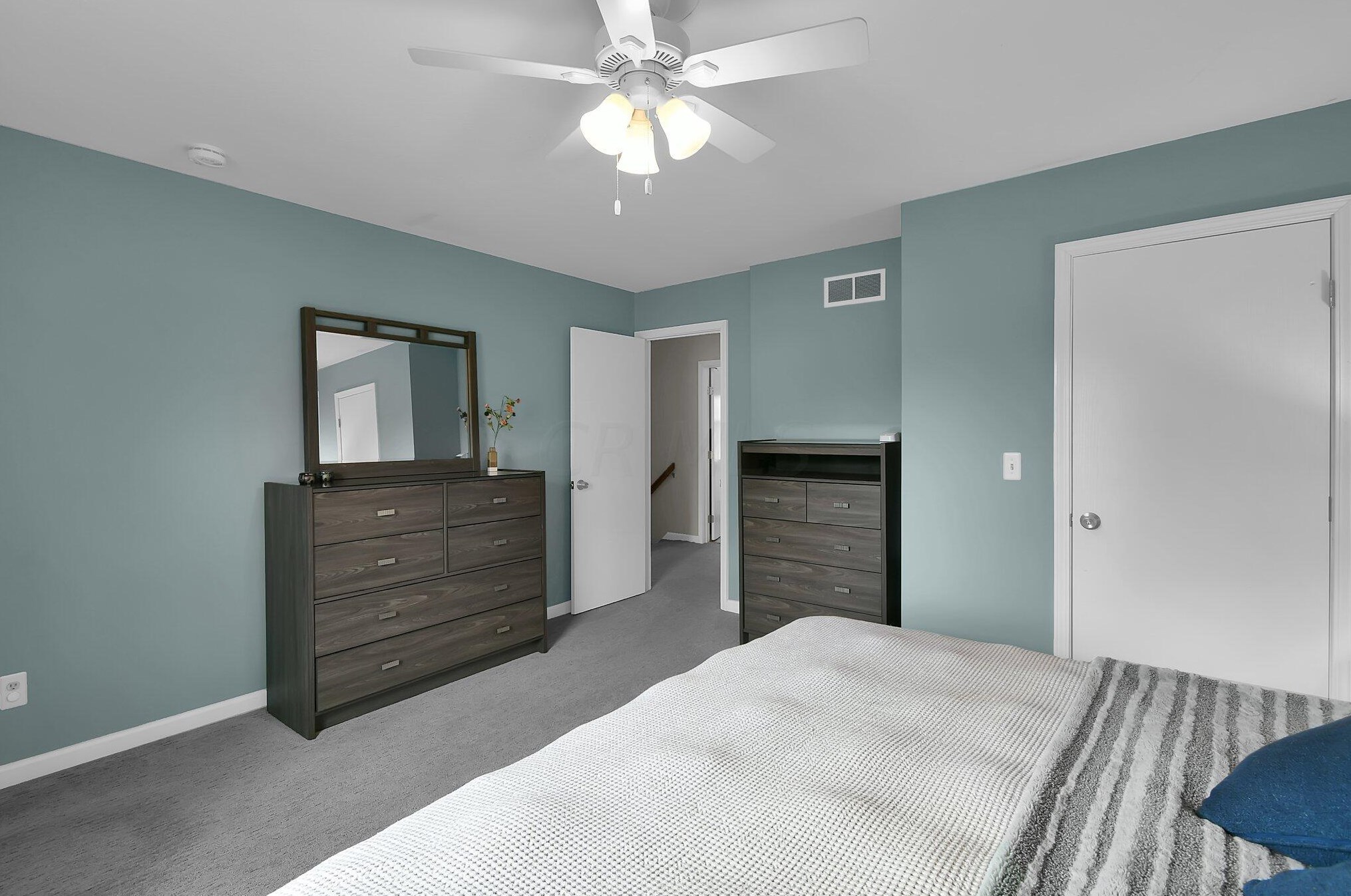 549 Gahanna Highlands Dr, Columbus OH 43230-7016 exterior