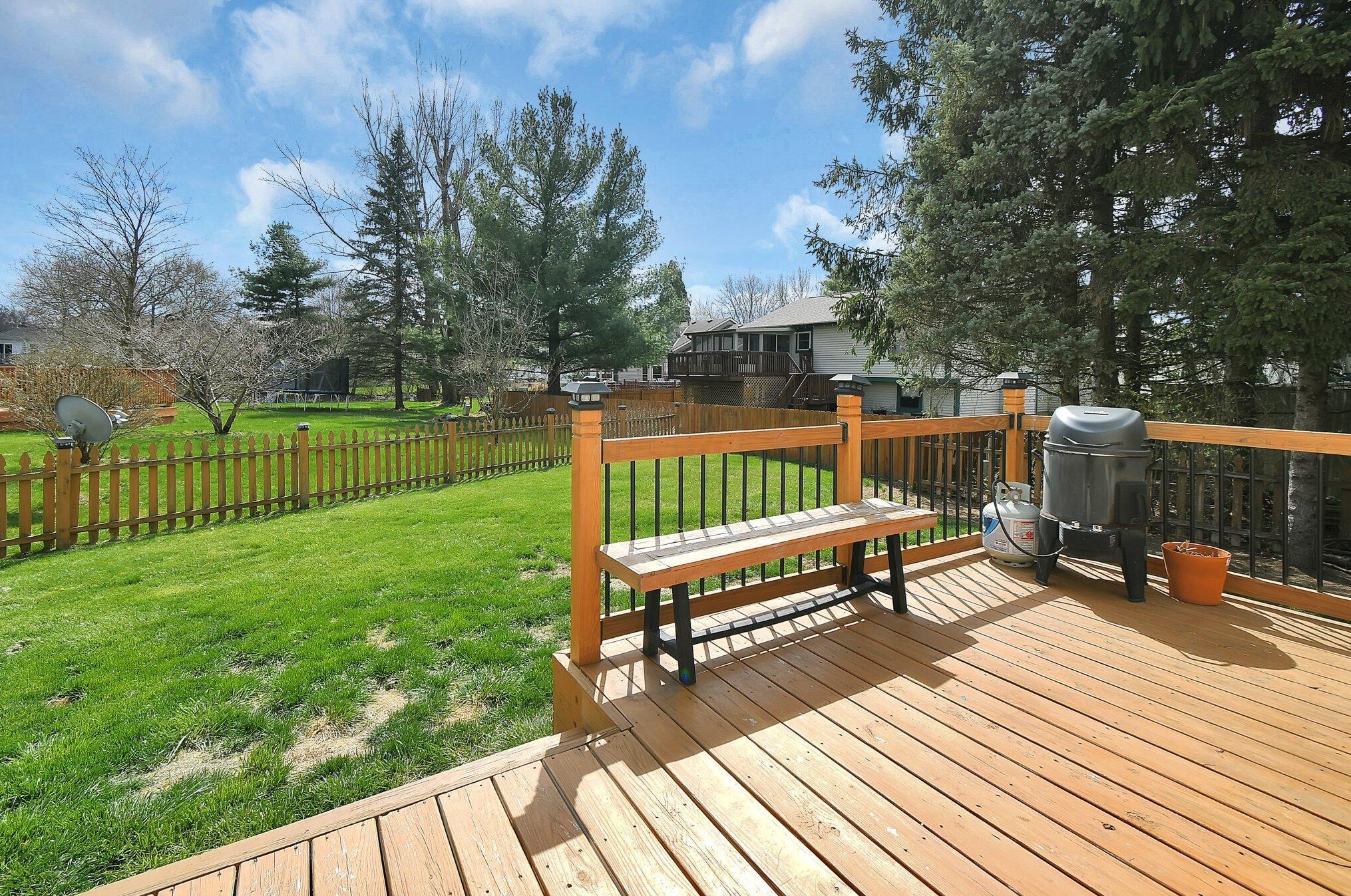 549 Gahanna Highlands Dr, Columbus OH 43230-7016 exterior