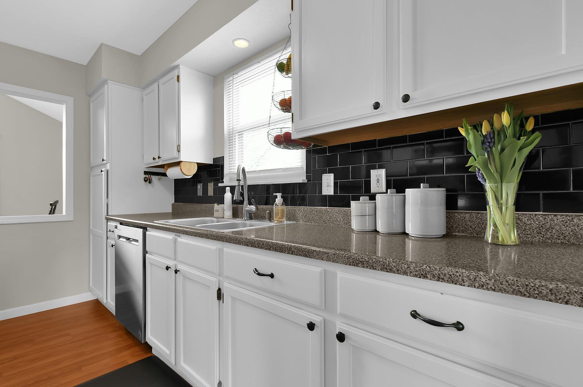 549 Gahanna Highlands Dr, Columbus OH 43230-7016 exterior