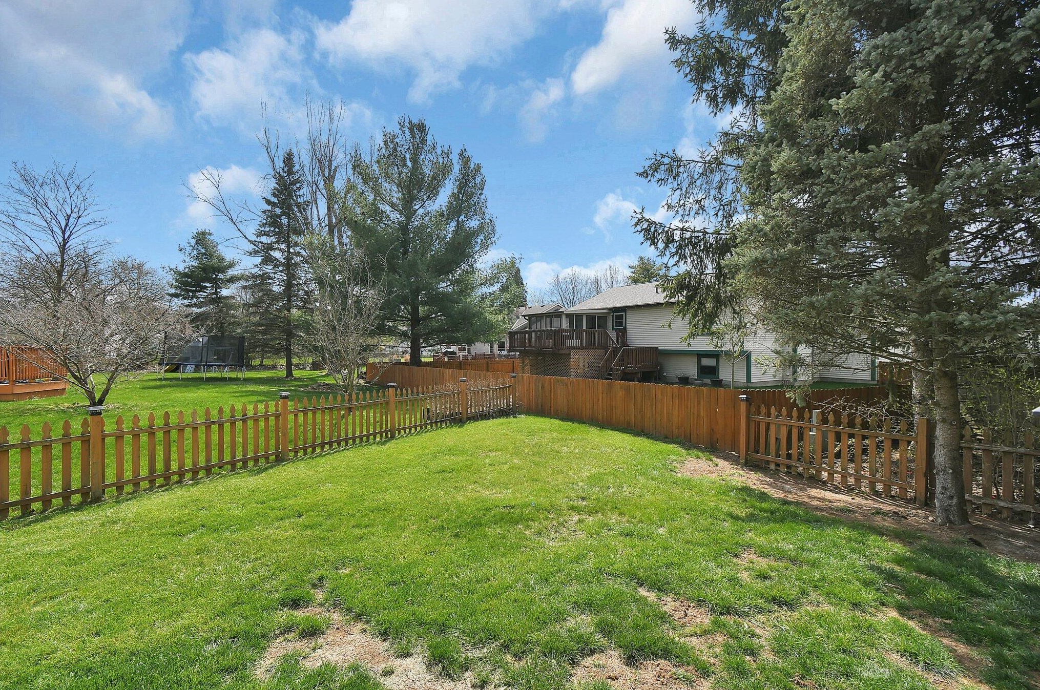 549 Gahanna Highlands Dr, Columbus OH 43230-7016 exterior