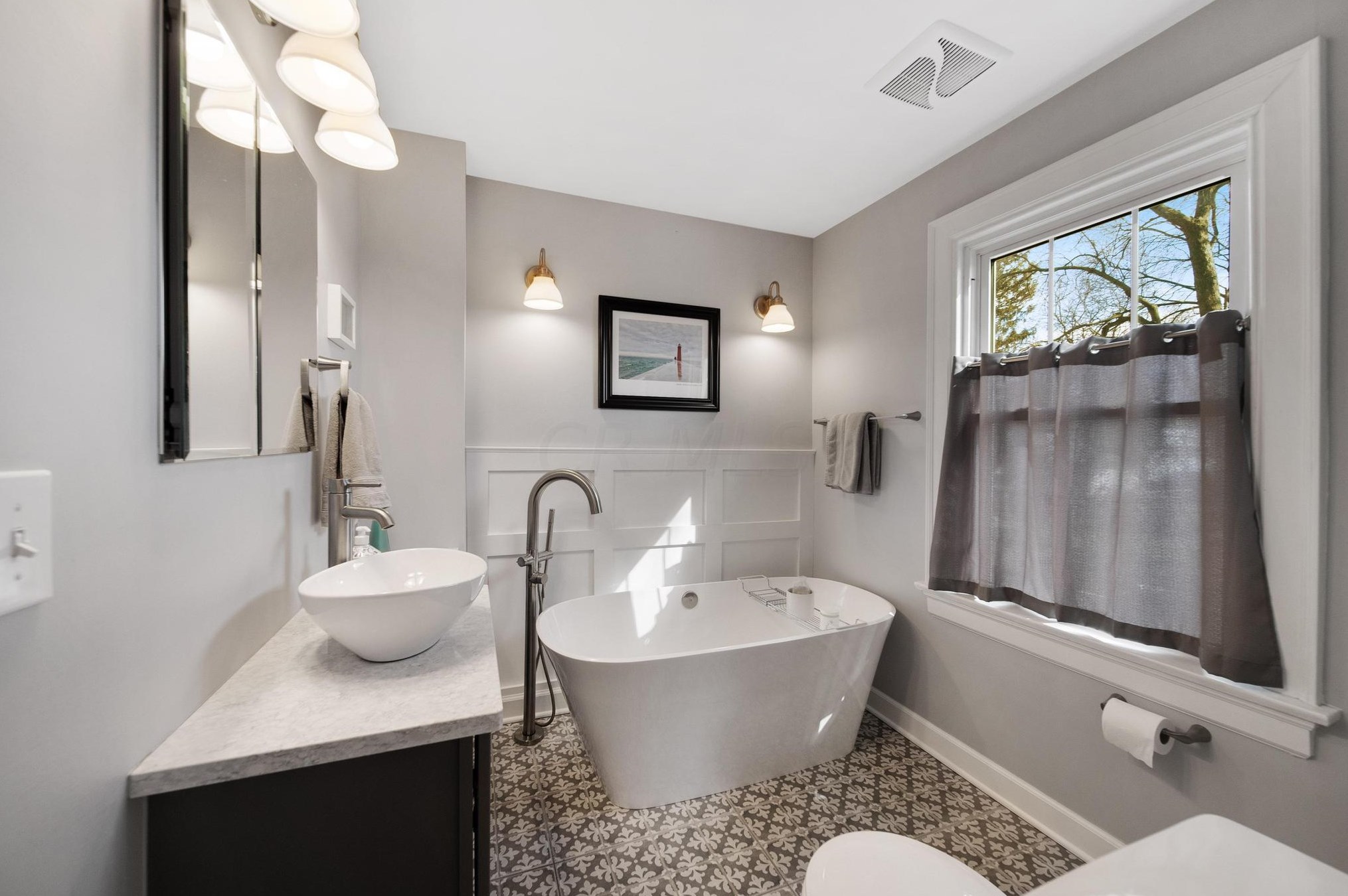 39 Torrence Rd, Columbus OH 43214-3819 exterior