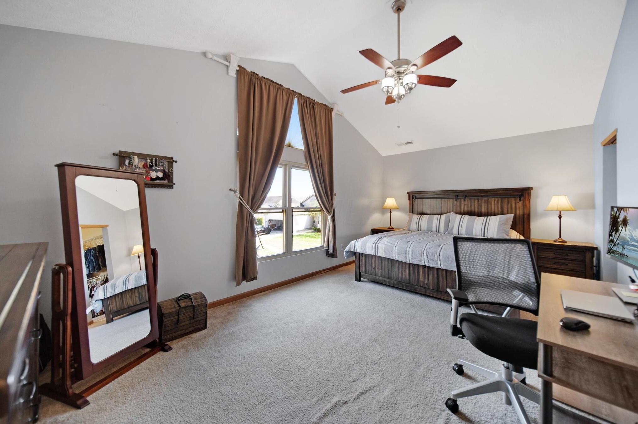 6288 Wrothston Dr, Columbus OH  43228-9247 exterior