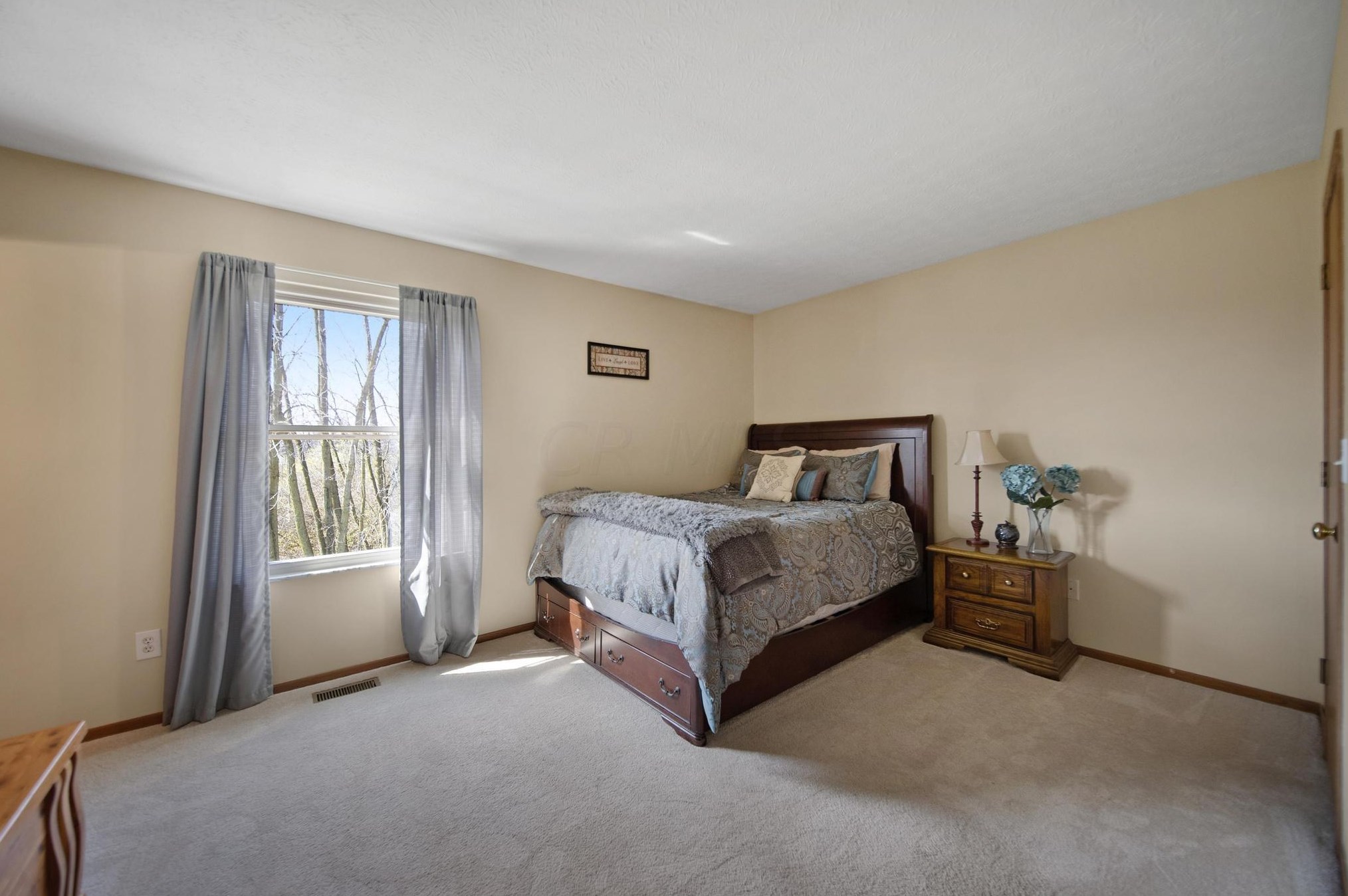 6288 Wrothston Dr, Columbus OH  43228-9247 exterior