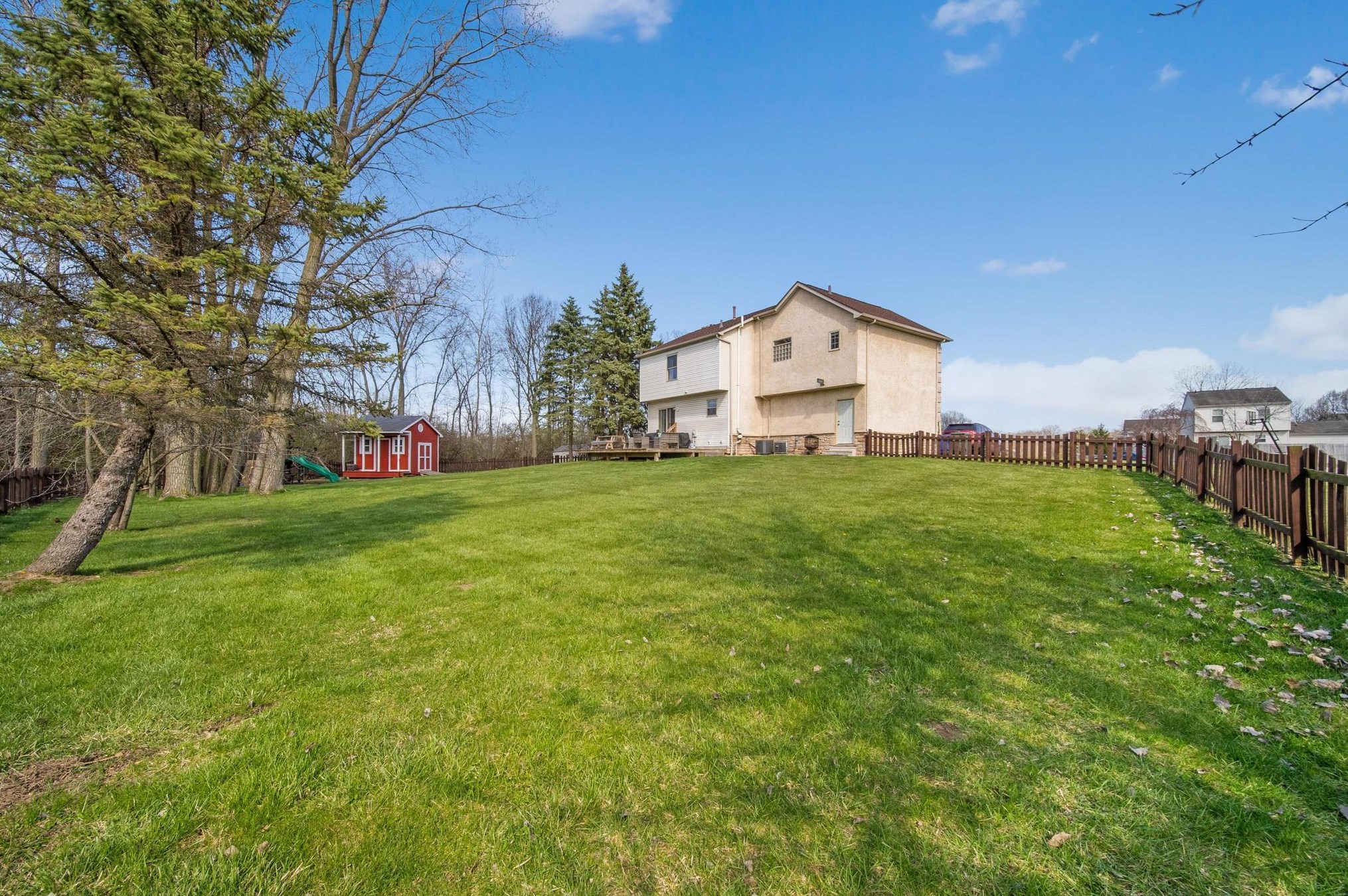 6288 Wrothston Dr, Columbus OH  43228-9247 exterior