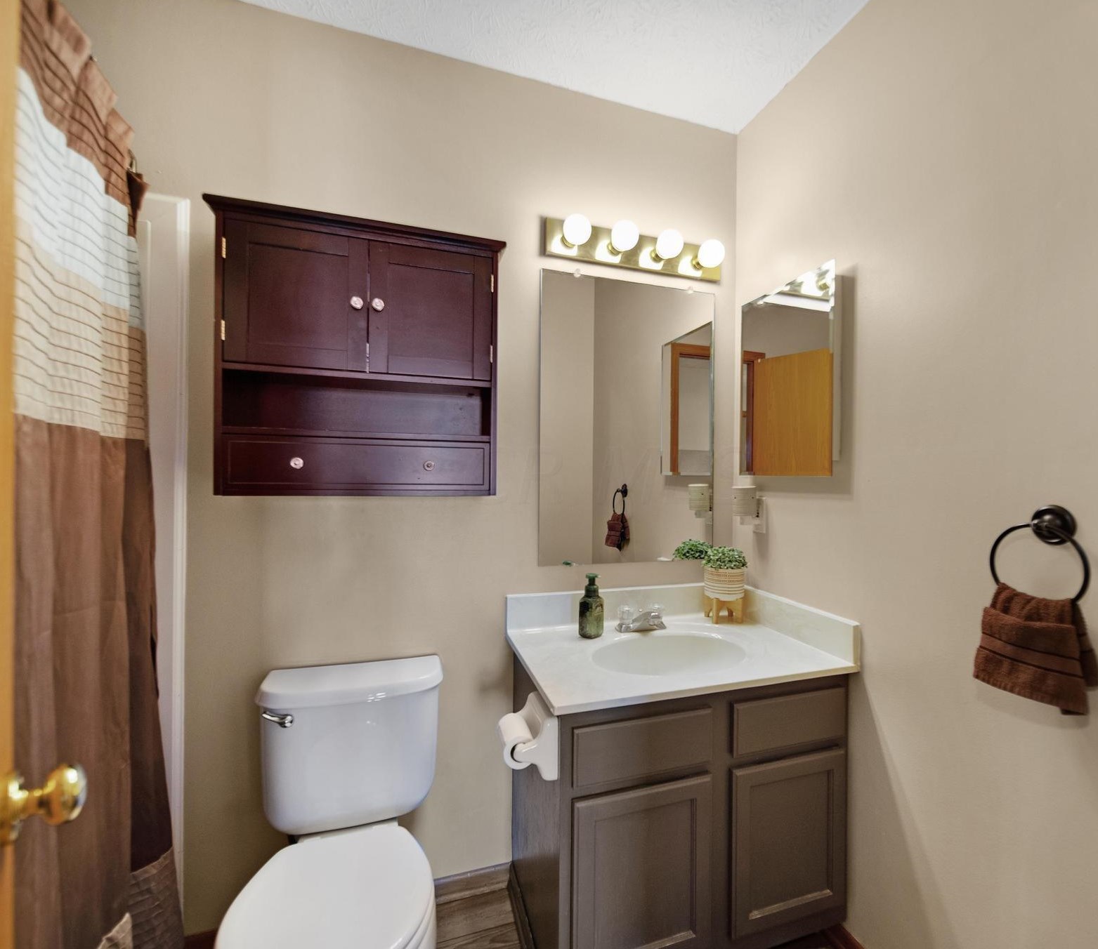 6288 Wrothston Dr, Columbus OH  43228-9247 exterior