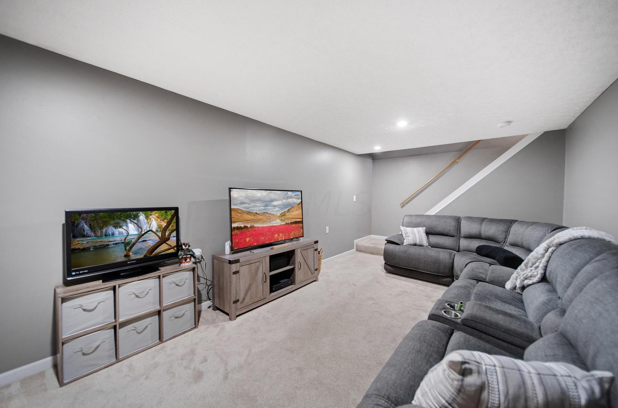 6288 Wrothston Dr, Columbus OH  43228-9247 exterior