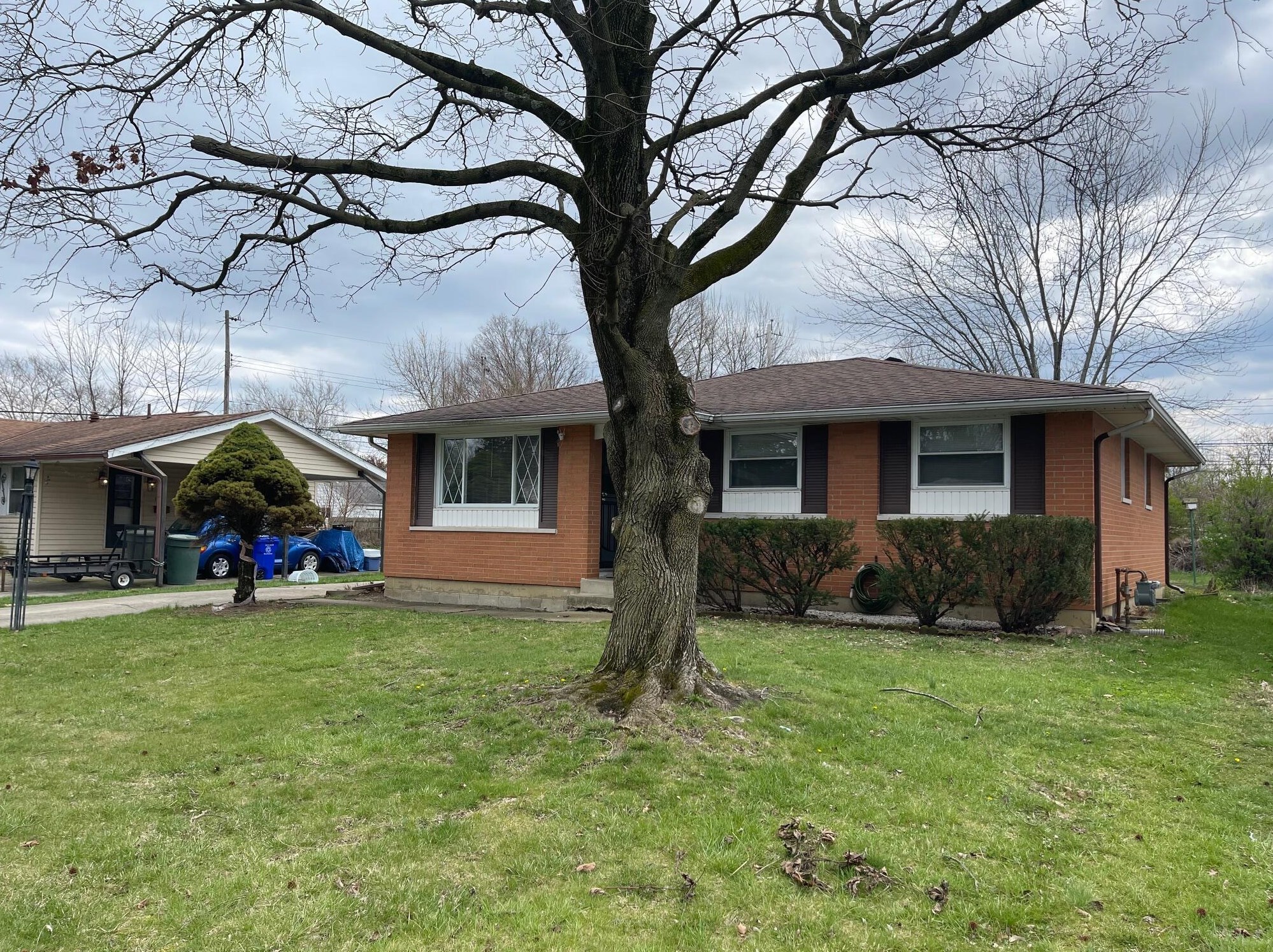 1443 Chelmsford Sq, Columbus OH  43229-1917 exterior