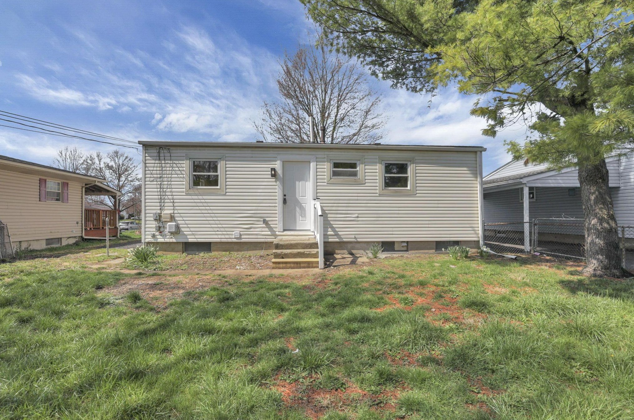 502 Westmoor Ave, Columbus OH  43204-2014 exterior