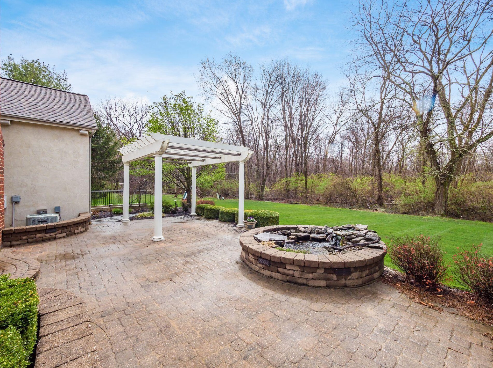 5260 Bayside Rdg Dr, Galena OH  43021-8534 exterior