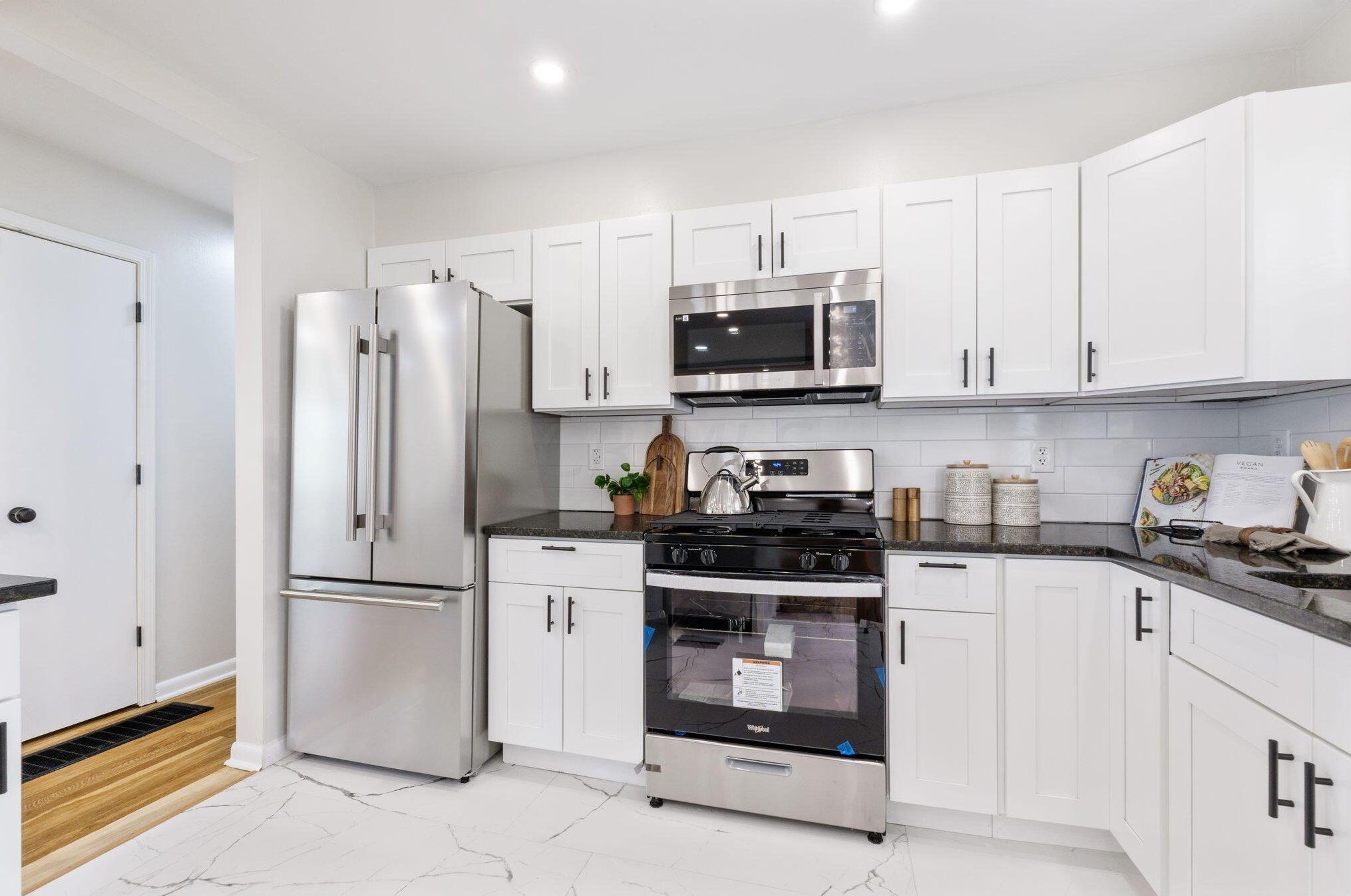 1081 Racine Ave, Columbus OH  43204-2720 exterior