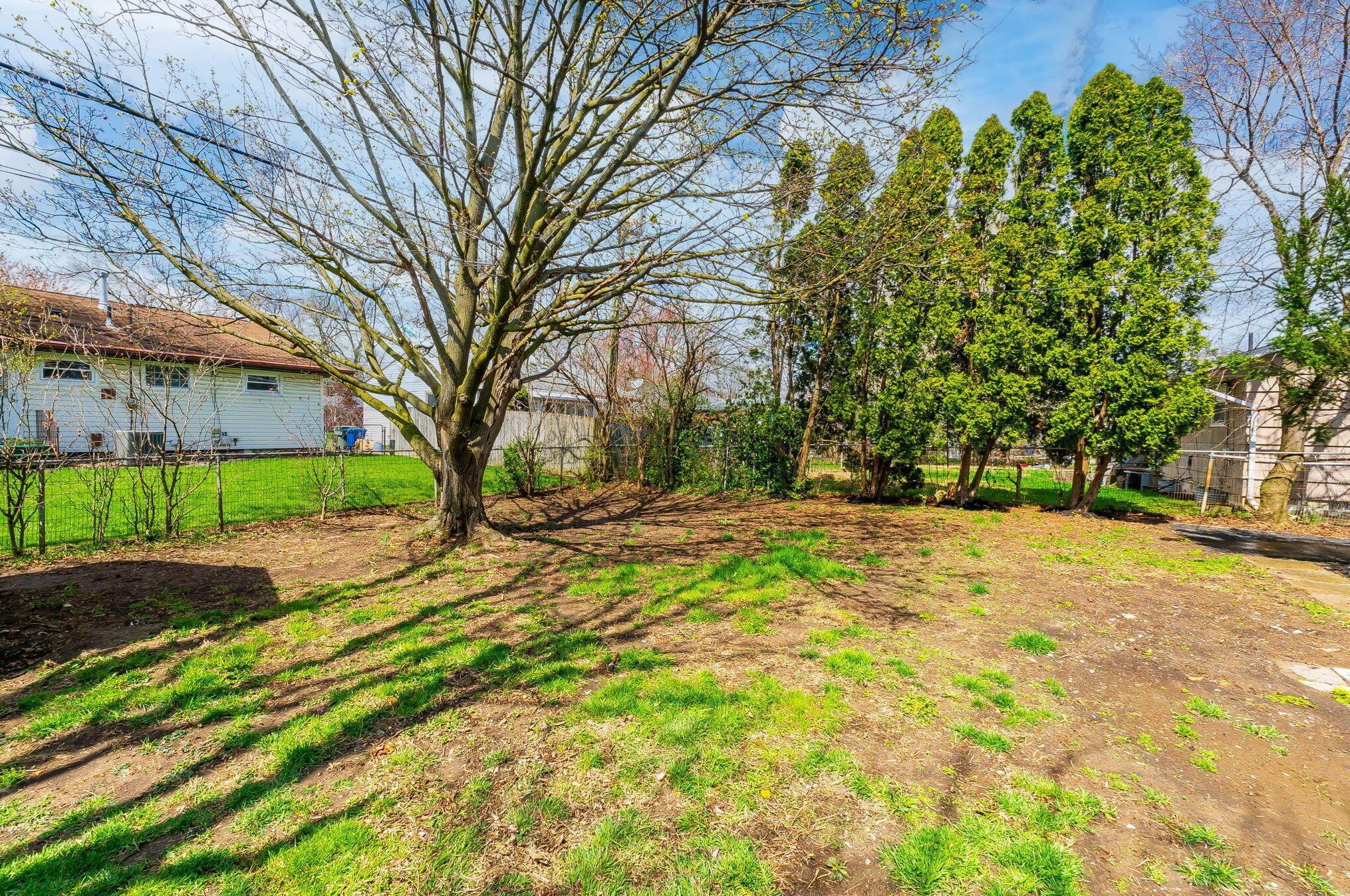 1081 Racine Ave, Columbus OH  43204-2720 exterior