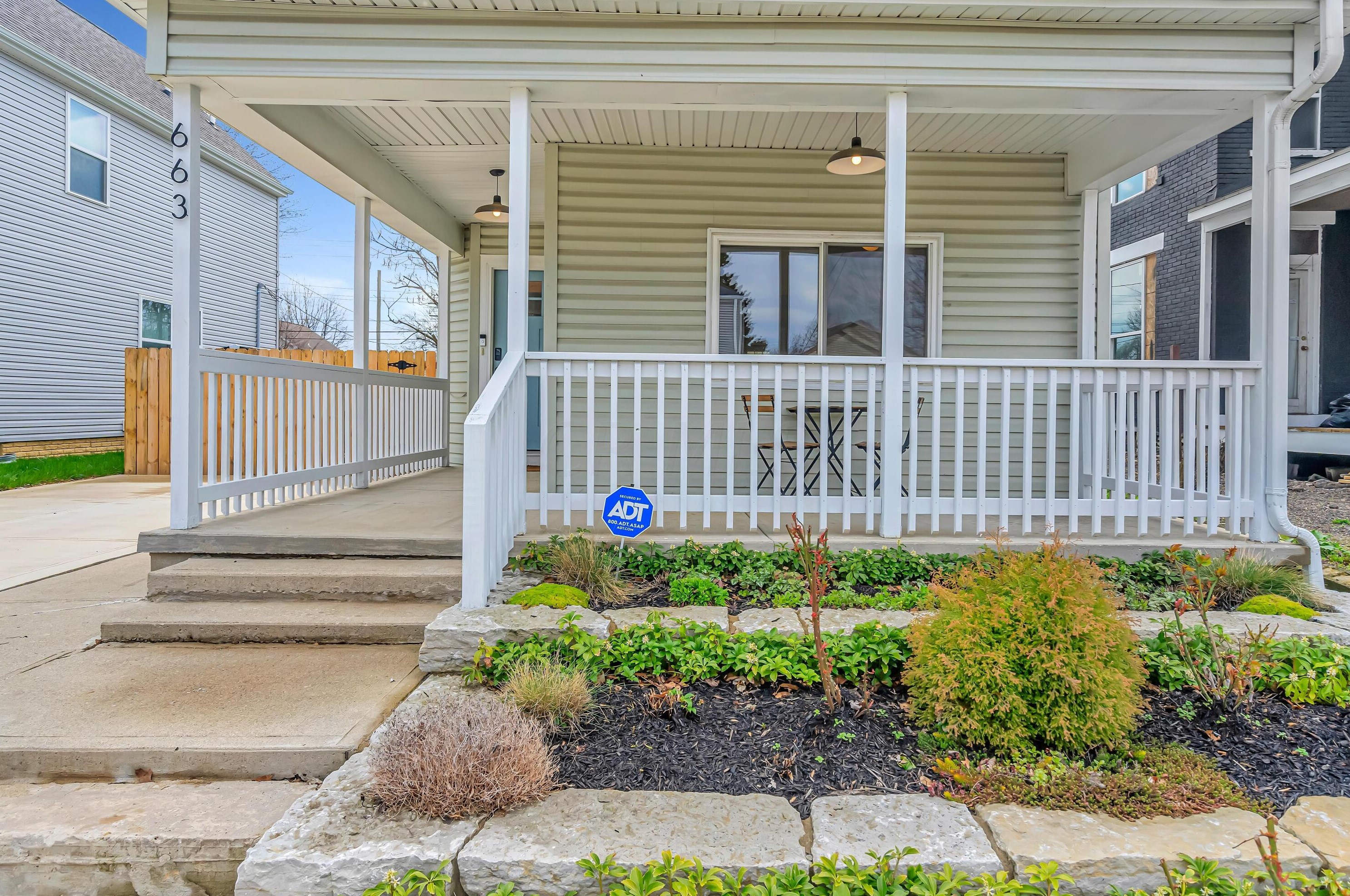 663 3rd Ave, Columbus OH  43201-3722 exterior