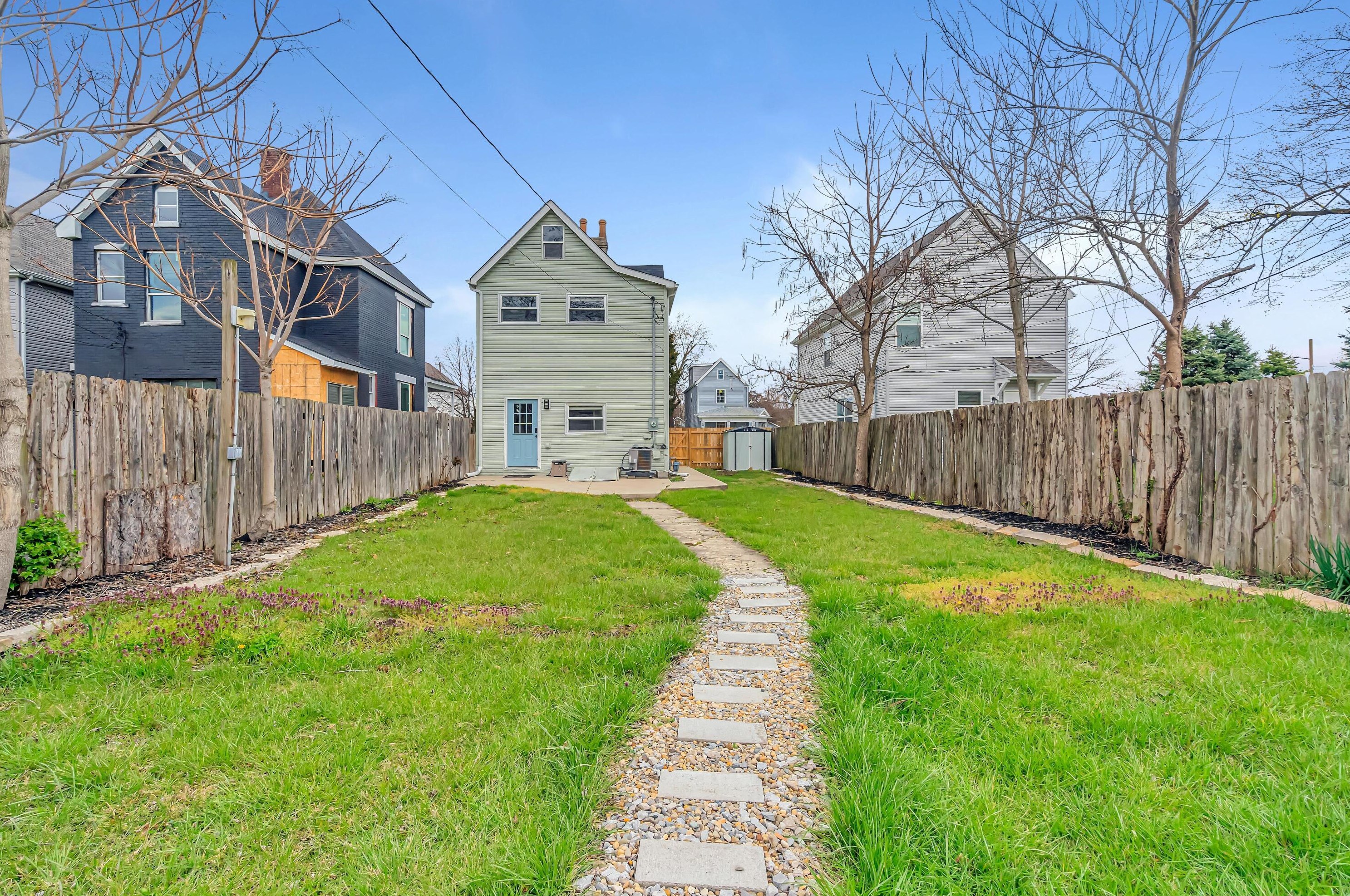 663 3rd Ave, Columbus OH  43201-3722 exterior