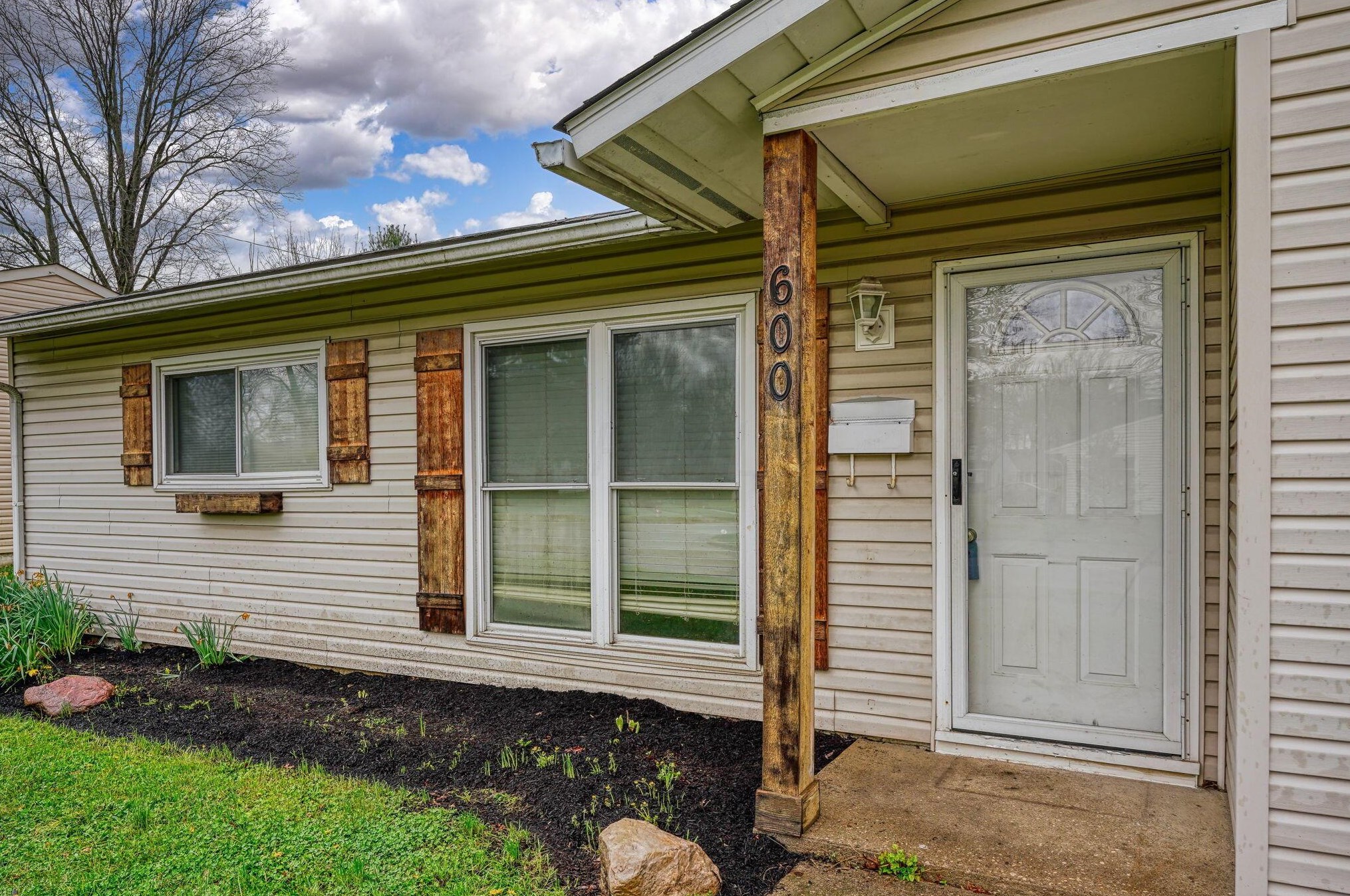 600 King George Ave, Columbus OH  43230-2395 exterior