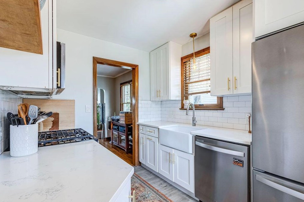 229 Jeffrey Pl, Columbus OH  43214-1705 exterior