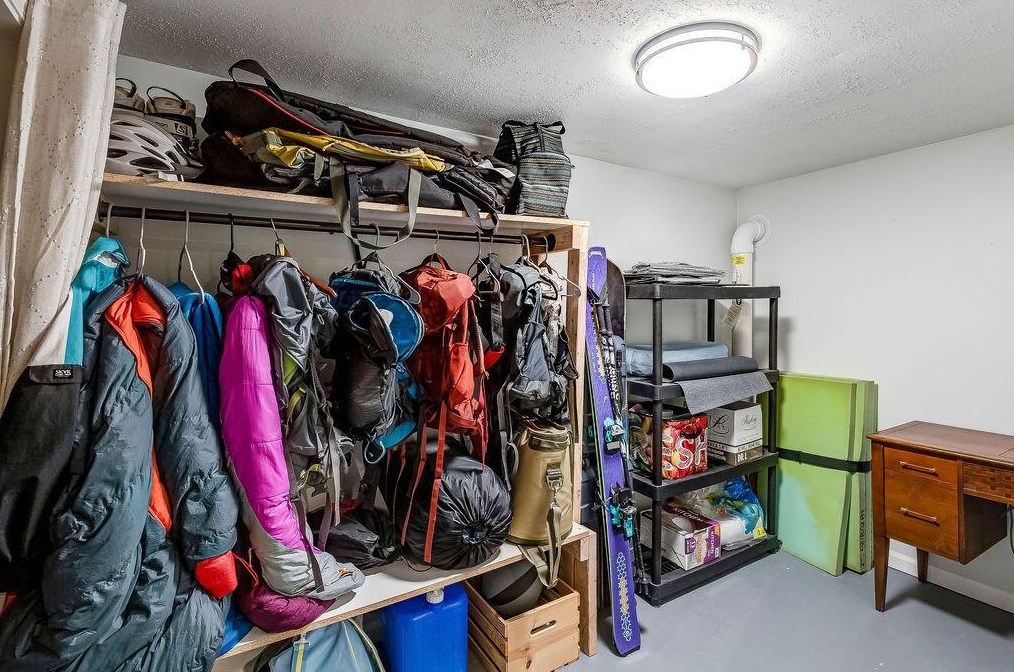 229 Jeffrey Pl, Columbus OH  43214-1705 exterior