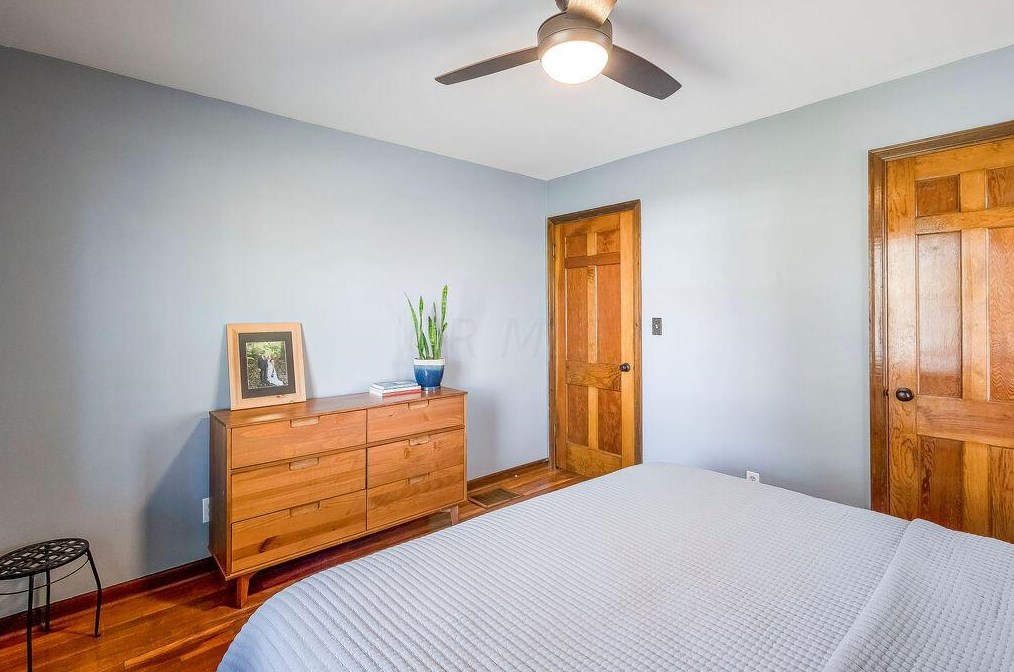 229 Jeffrey Pl, Columbus OH  43214-1705 exterior