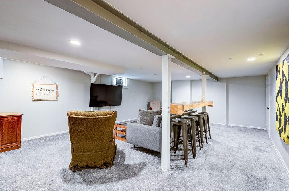 229 Jeffrey Pl, Columbus OH  43214-1705 exterior