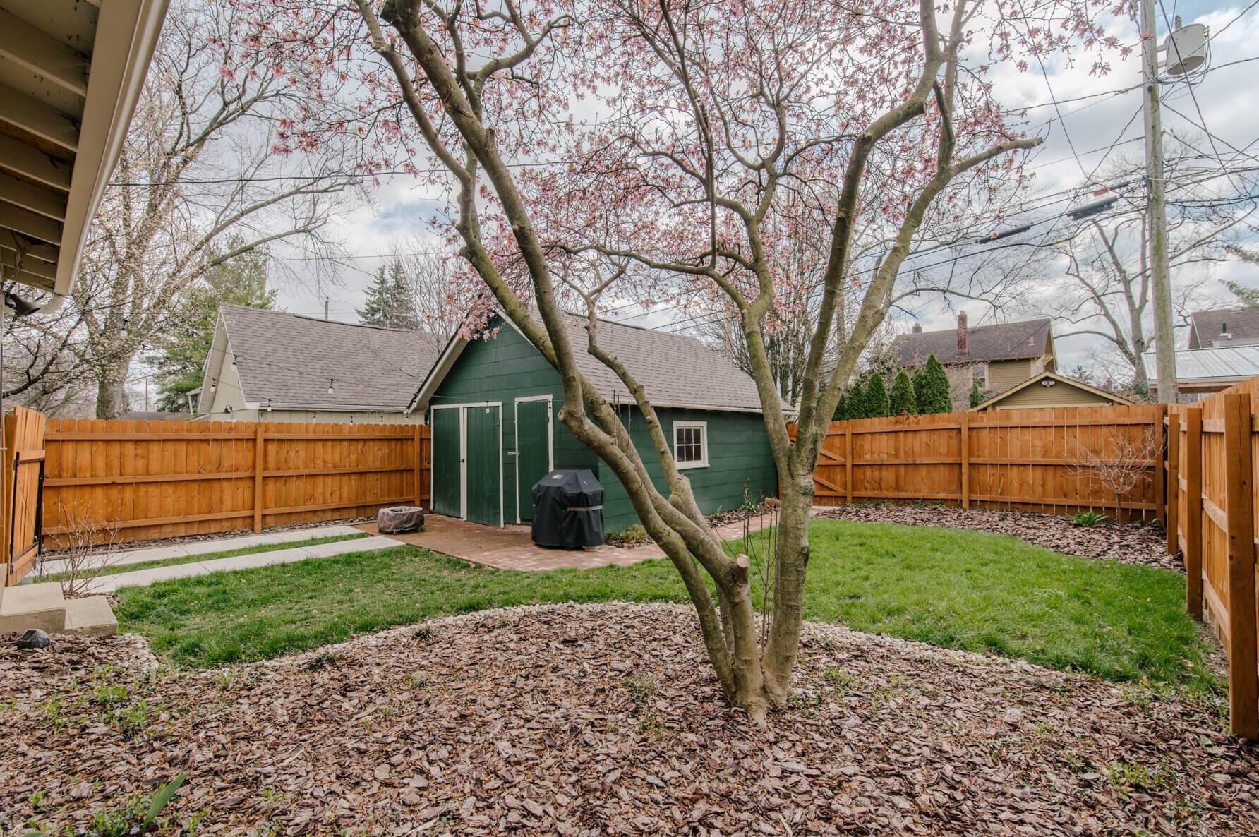 463 Tibet Rd, Columbus OH  43202-2231 exterior