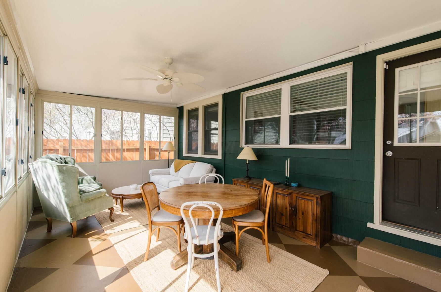 463 Tibet Rd, Columbus OH  43202-2231 exterior