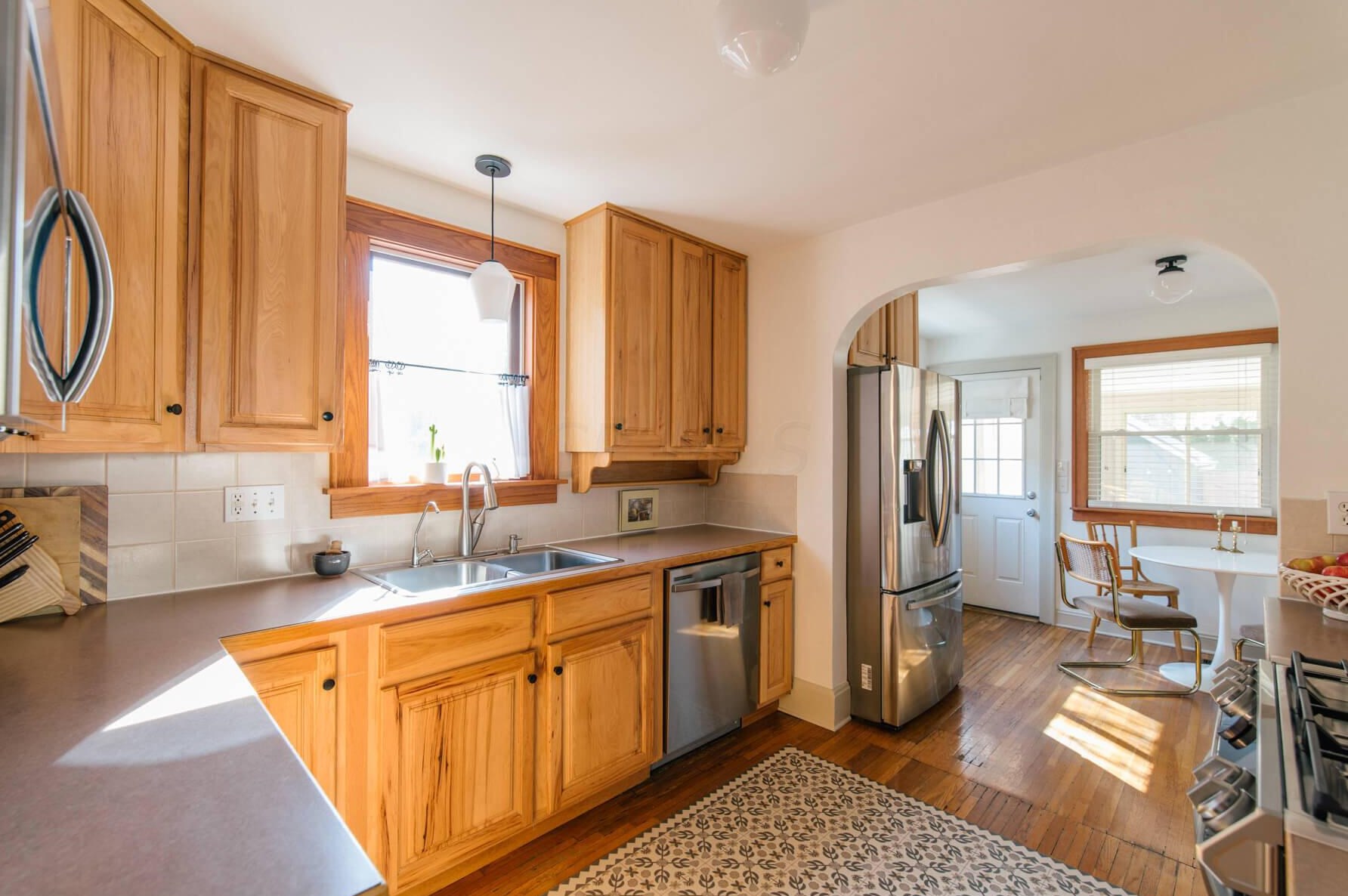 463 Tibet Rd, Columbus OH  43202-2231 exterior