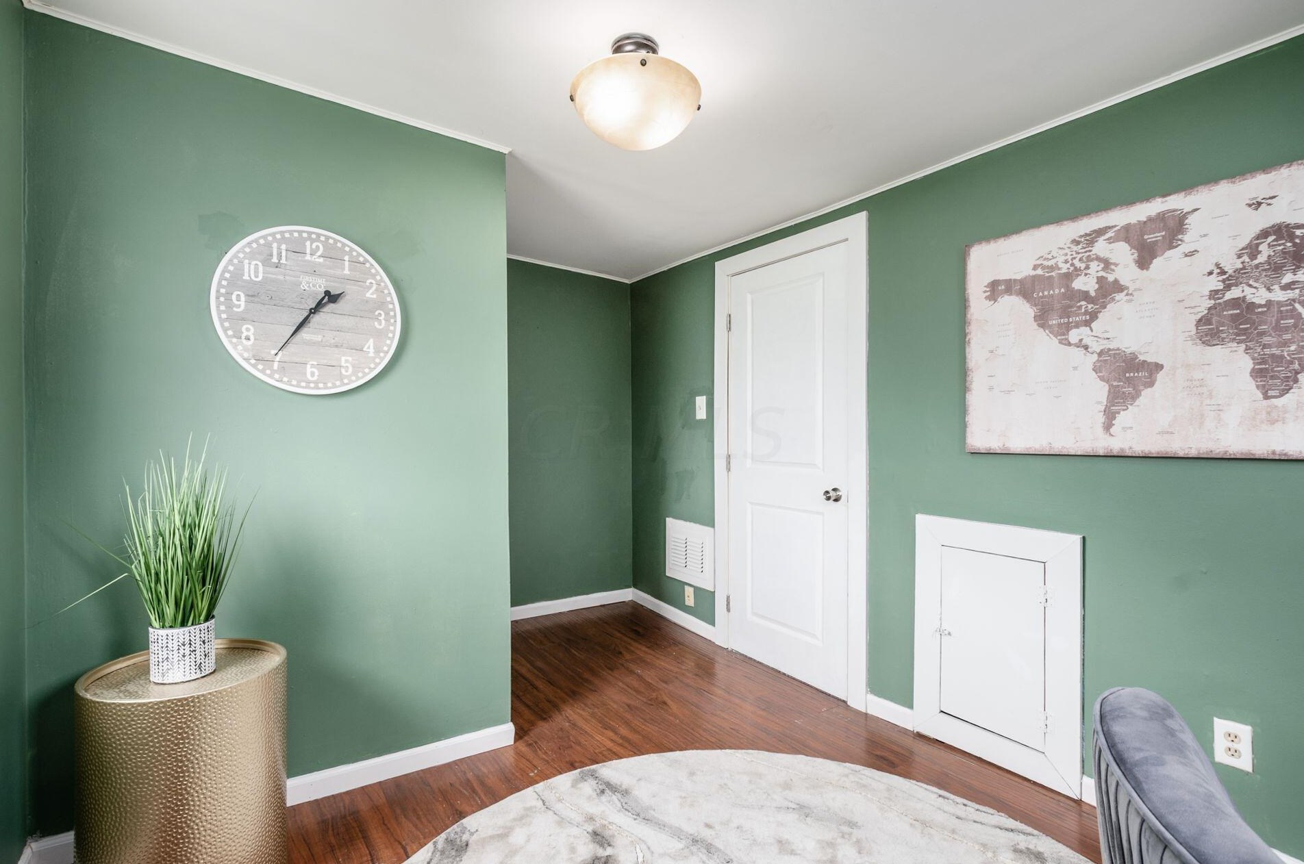 596 Townsend Ave, Columbus OH 43223-1825 exterior